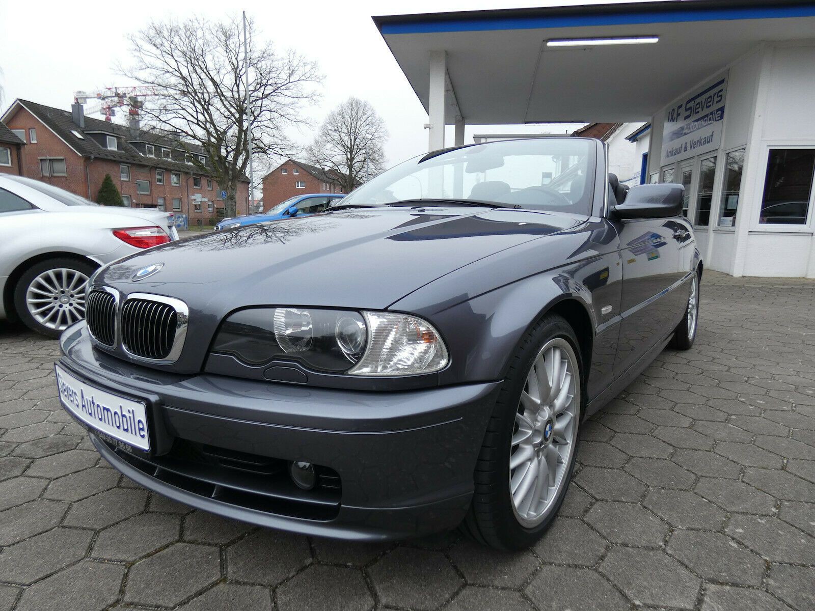 BMW 320 CIA Cabrio Automatik Leder Xenon 18 Zoll