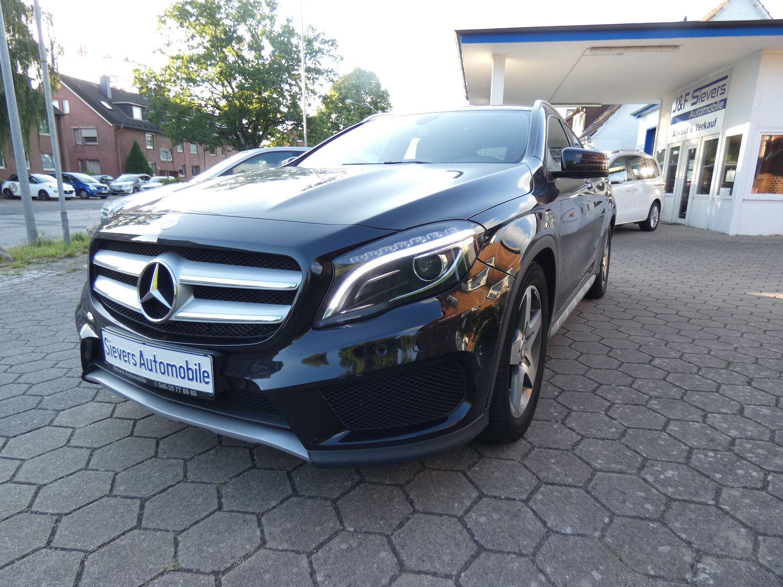 Mercedes-Benz GLA 220 d AMG Line 4Matic Leder Xenon Pano Navi