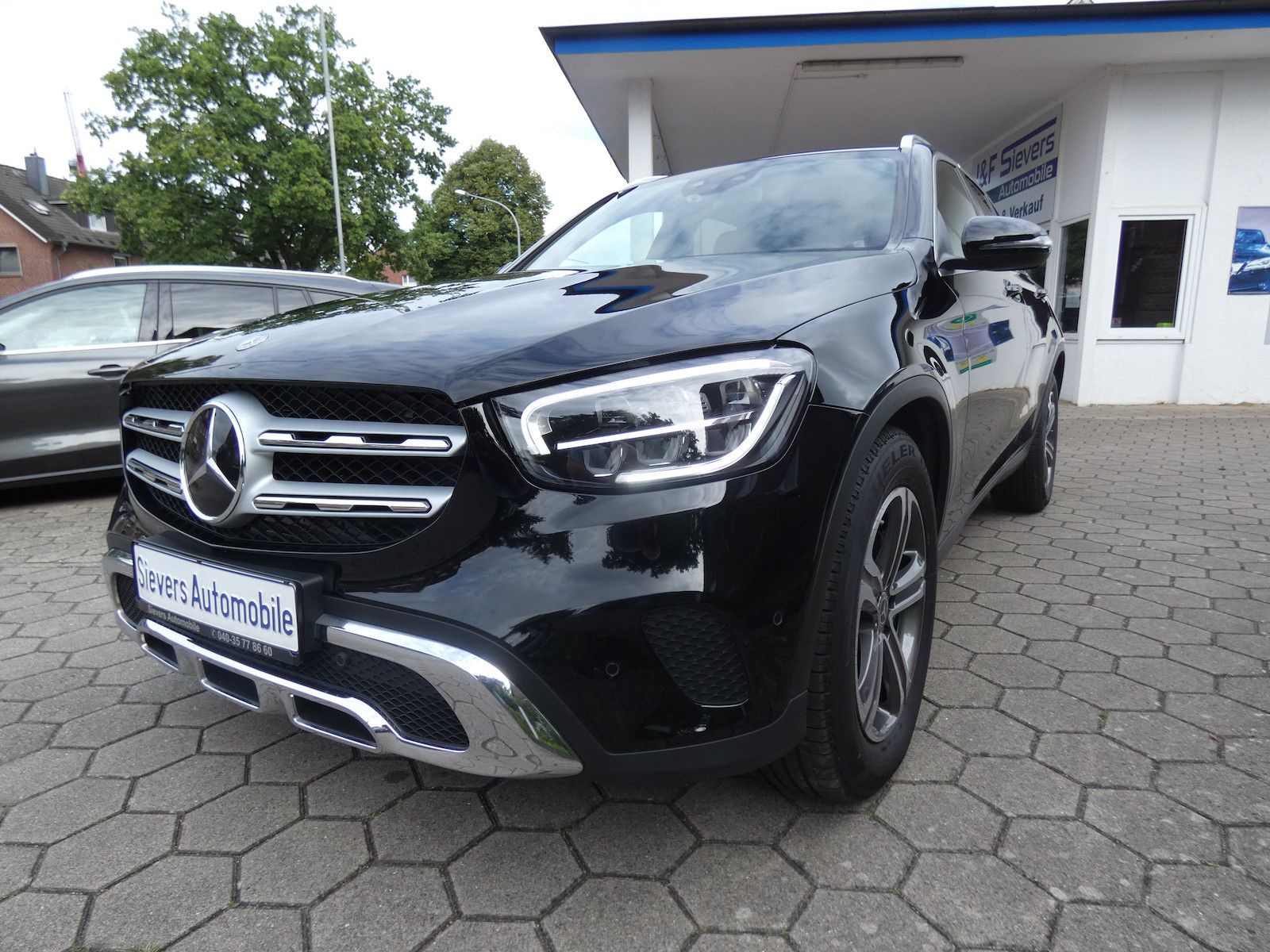 Mercedes-Benz GLC 300 d 4 Matic 9G-Tronic Leder Navi AHK LED