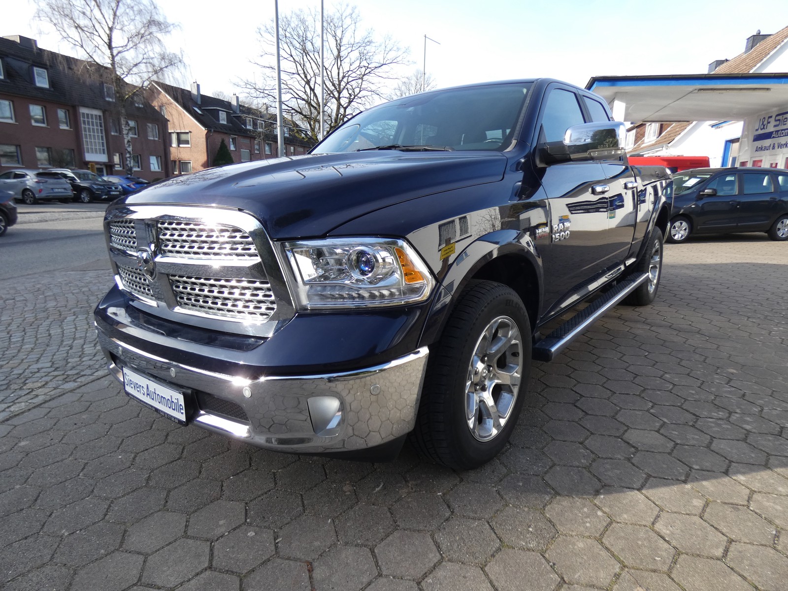 Dodge RAM 1500 V8 5,7 Hemi Laramie Gas