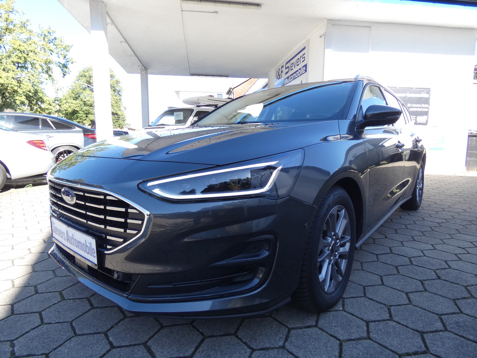 Ford Focus Turnier Titanium X AHK Navi Kamera LED