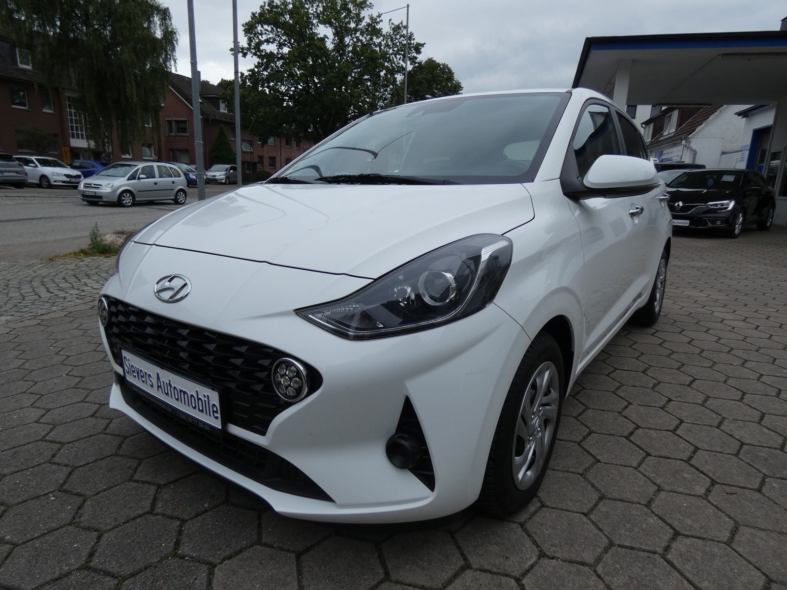 Hyundai i10 1,2 Automatik 5-Türig Kamera SHZ Carplay Keyless Lenkradheizung Klima