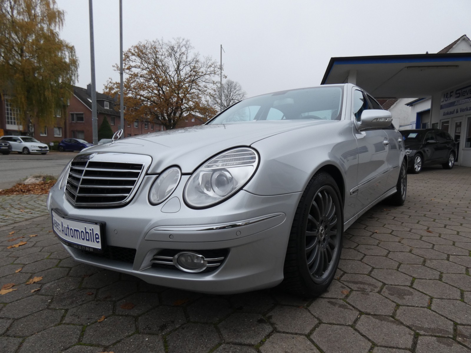 Mercedes-Benz E 200 Komp. Avantgarde Autom. Navi Klima Xenon