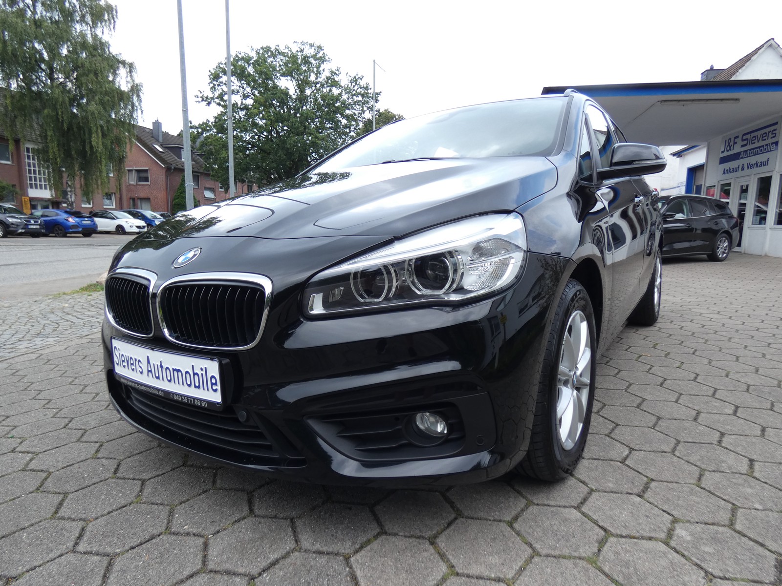 BMW 218 d Active Tourer LED Navi Klima 1 Hand