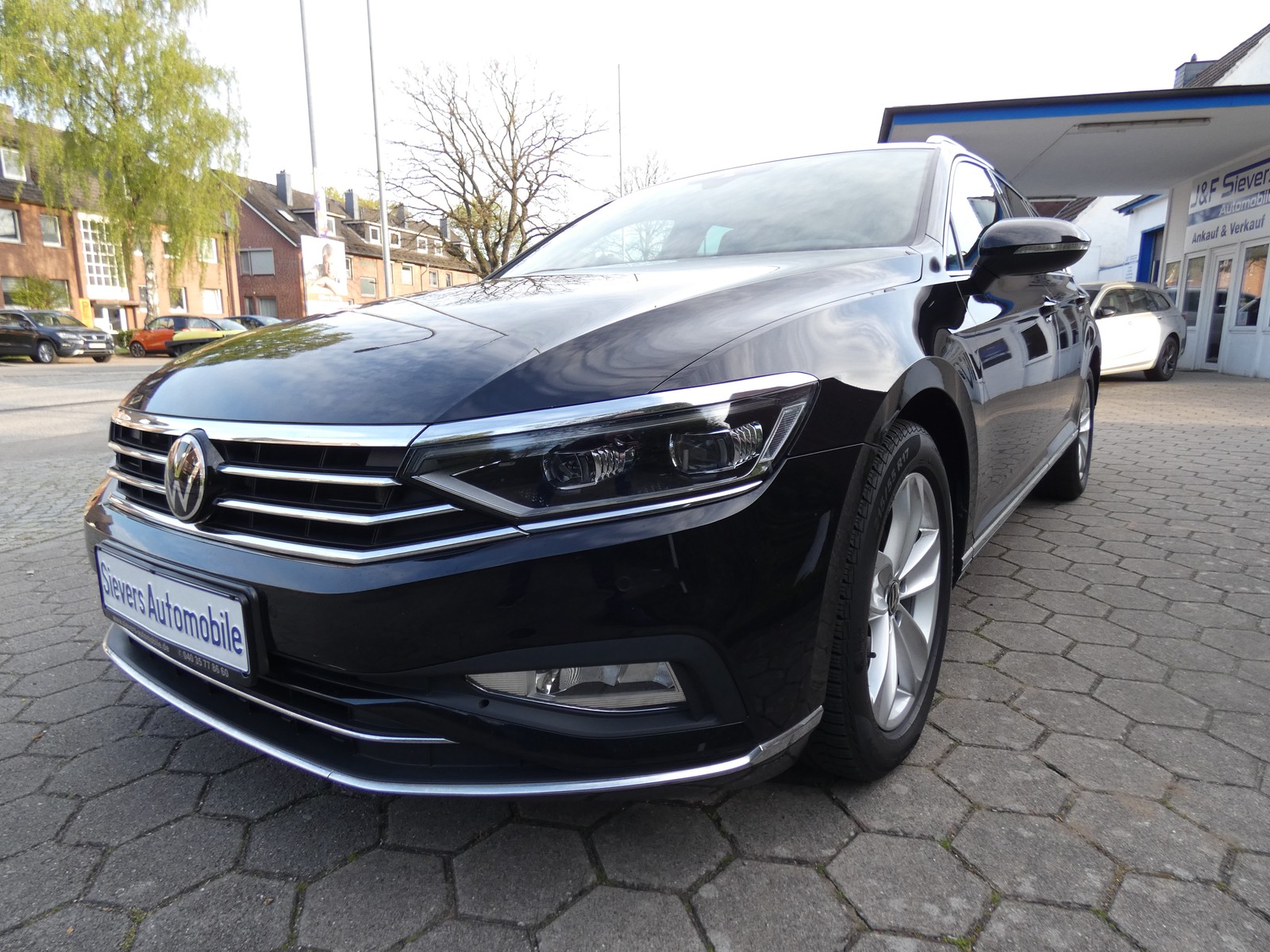 Volkswagen Passat Variant Elegance Navi Rückfahrkamera AHK