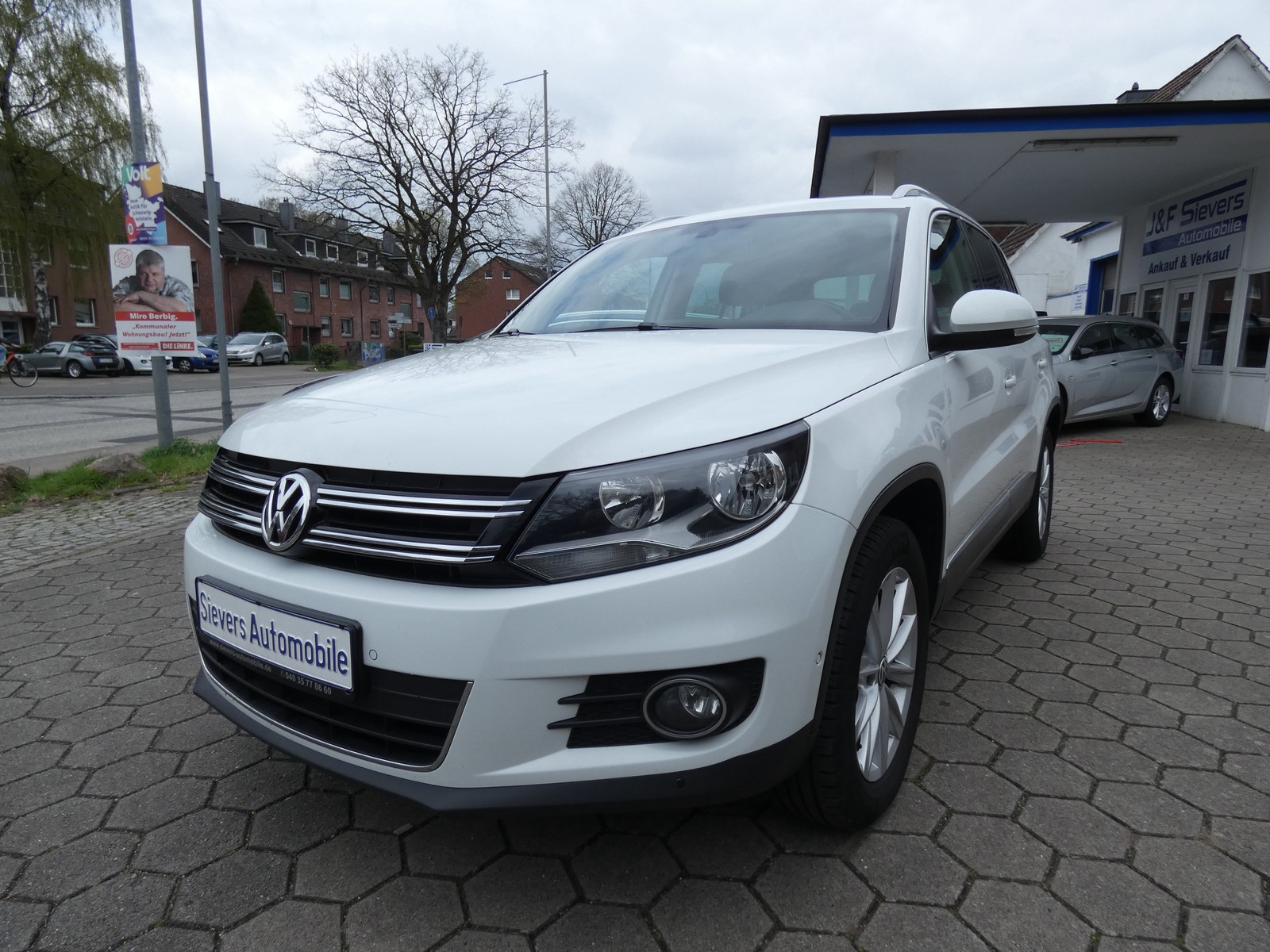 Volkswagen Tiguan Sport & Style BMT 4Motion Navi Rückfahrkamera DSG