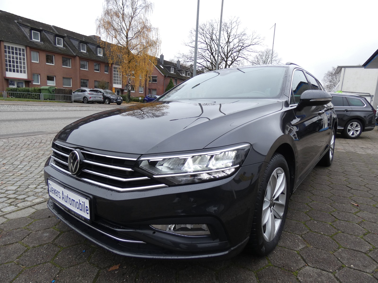 Volkswagen Passat Variant Business 2,0 TDI DSG AHK ACC LED