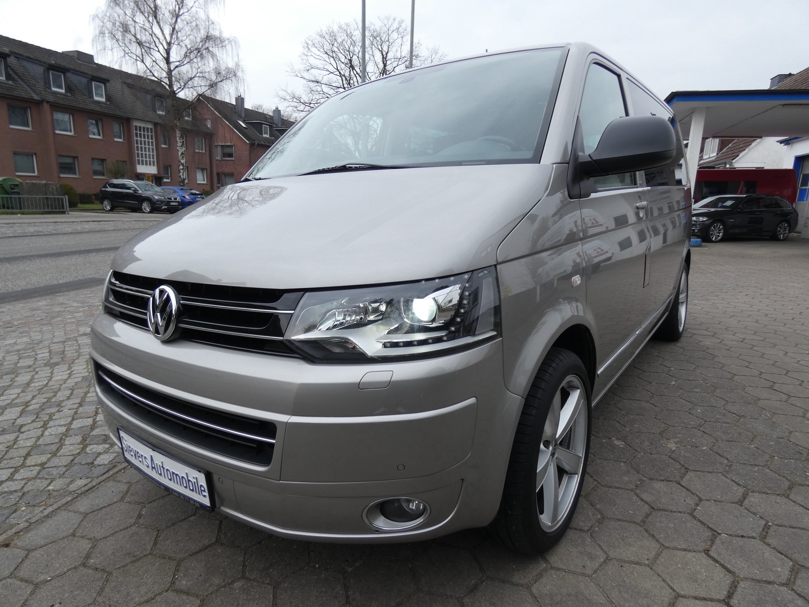 Volkswagen T5 Multivan 2,0 TDI DSG 4Motion Life ATM 67000KM 7 Sitzer Xenon Standheizung AHK