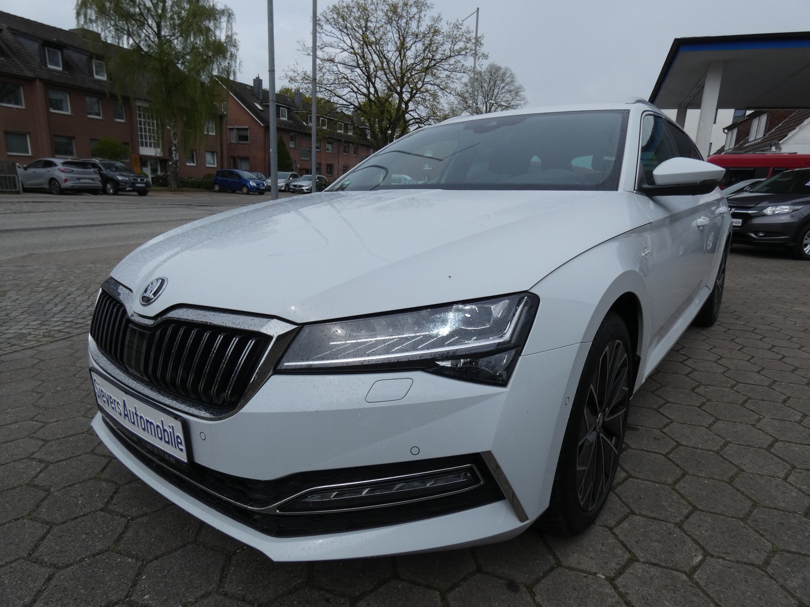 Skoda Superb Combi L&K 2,0 TDI DSG Leder AHK ACC