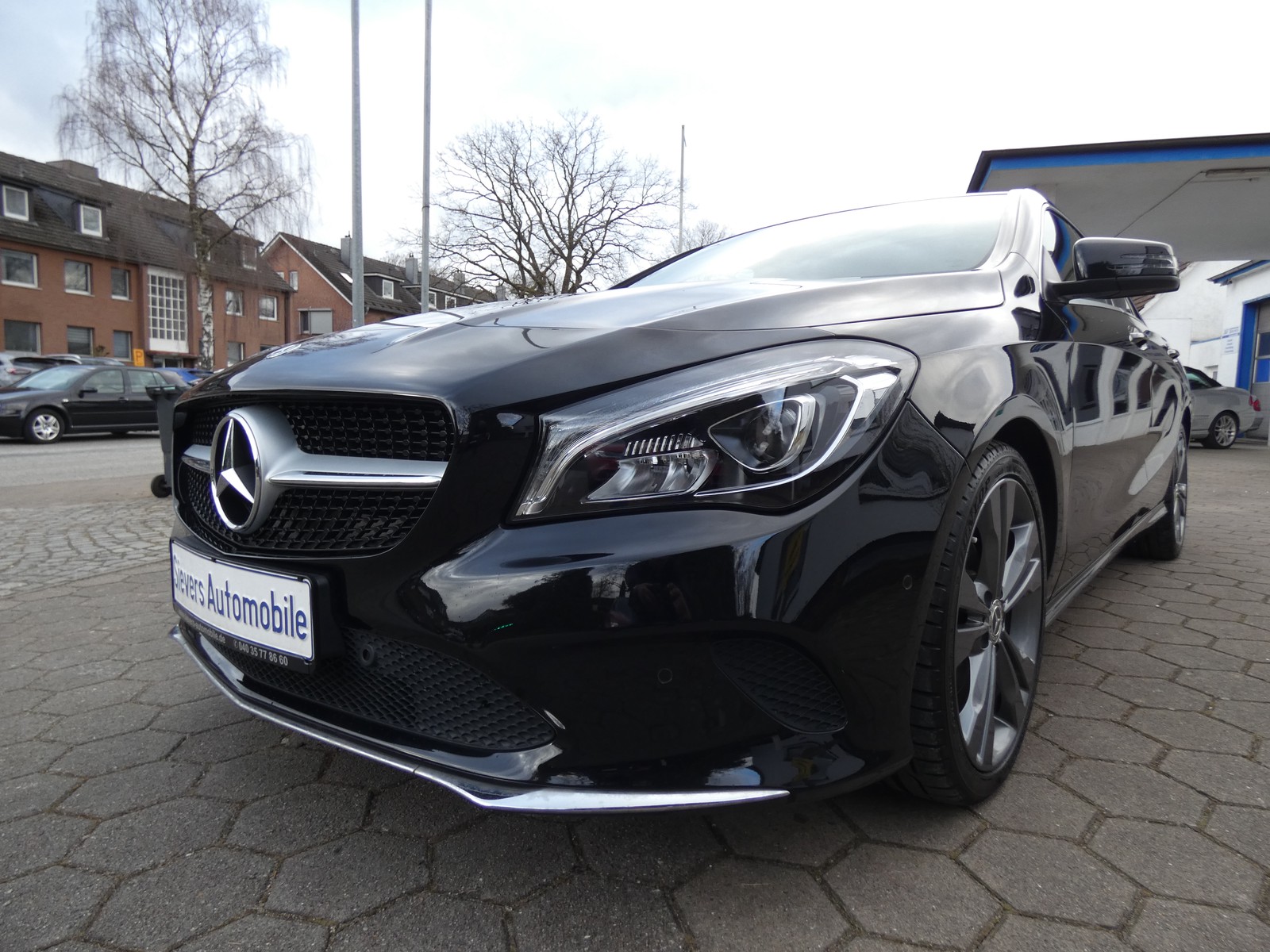 Mercedes-Benz CLA 180 Urban Pano ACC Navi Klima