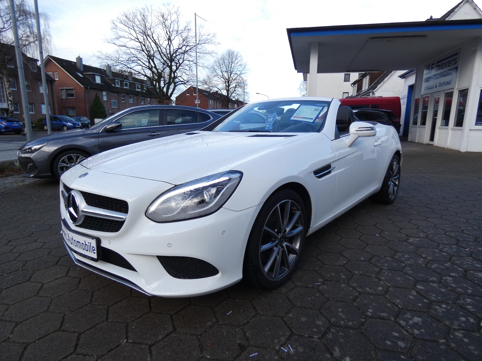 Mercedes-Benz SLC 200 Panoramad.Aircarf Navi LED