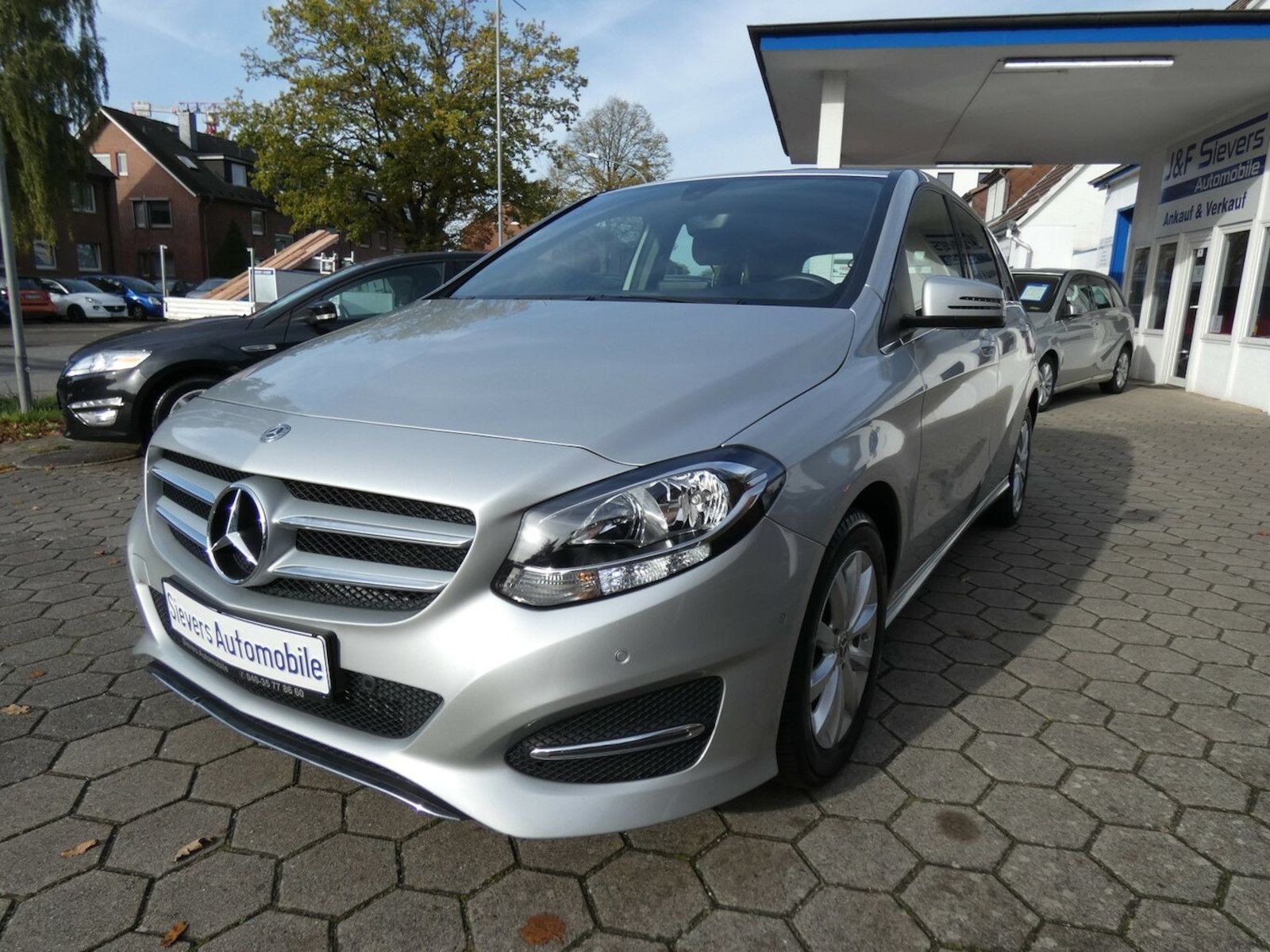 Mercedes-Benz B 180 Style 7G-DCT Navi Tempomat PDC Ambiente