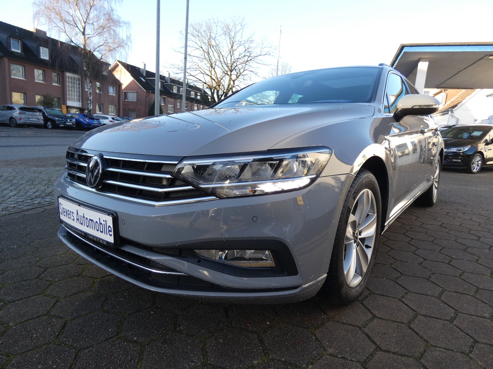 Volkswagen Passat Variant Business Panoramadach AHK Kamera