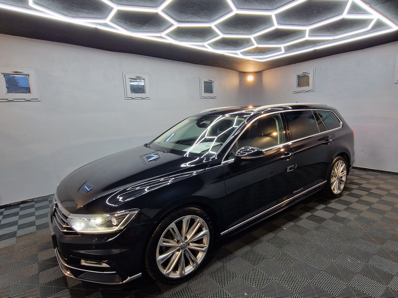 Volkswagen Passat Variant R LINE|AUTOM|LEDER|LED|NAVI|ACC|CAM