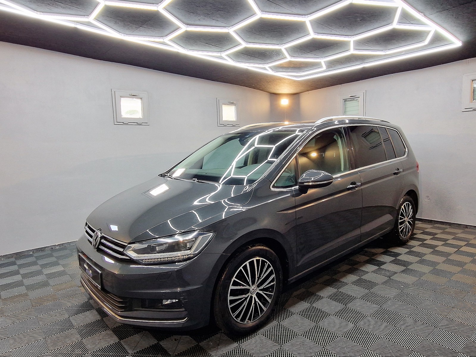 Volkswagen Touran Highline AUTOMATIK|7 SITZE|NAVI|KAMERA|LED
