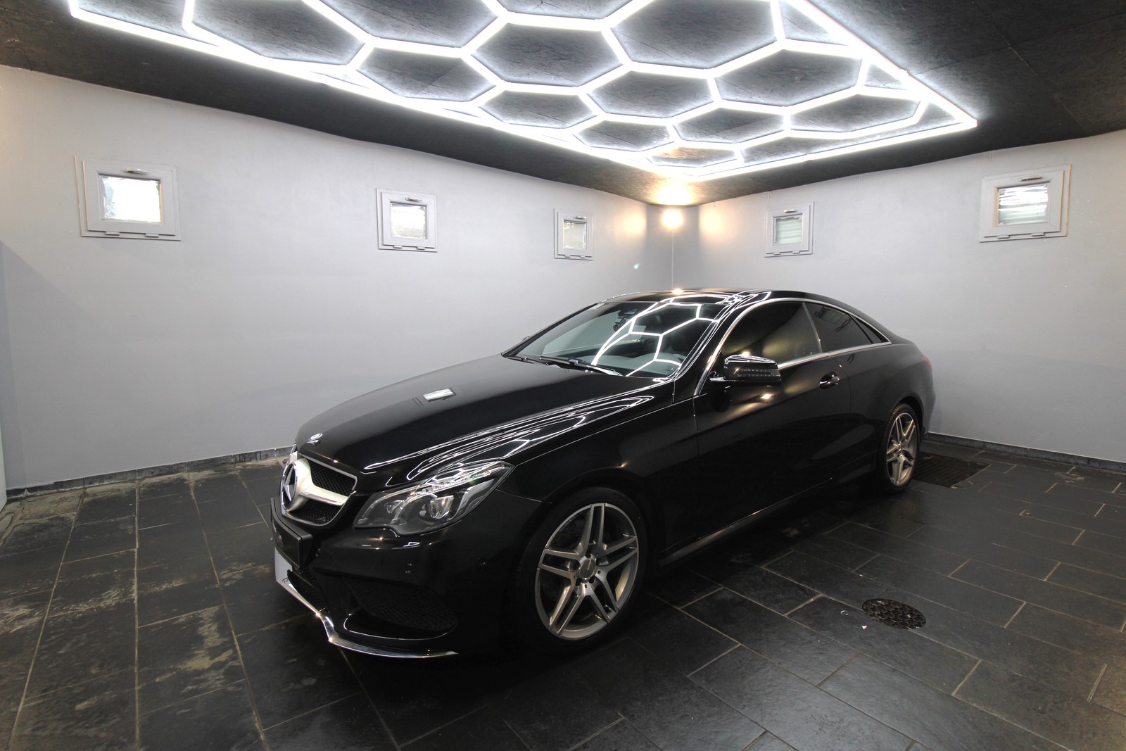 Mercedes-Benz E 220 CDI COUPE AMG LINE|PANORAMA|LEDER|LED|NAVI