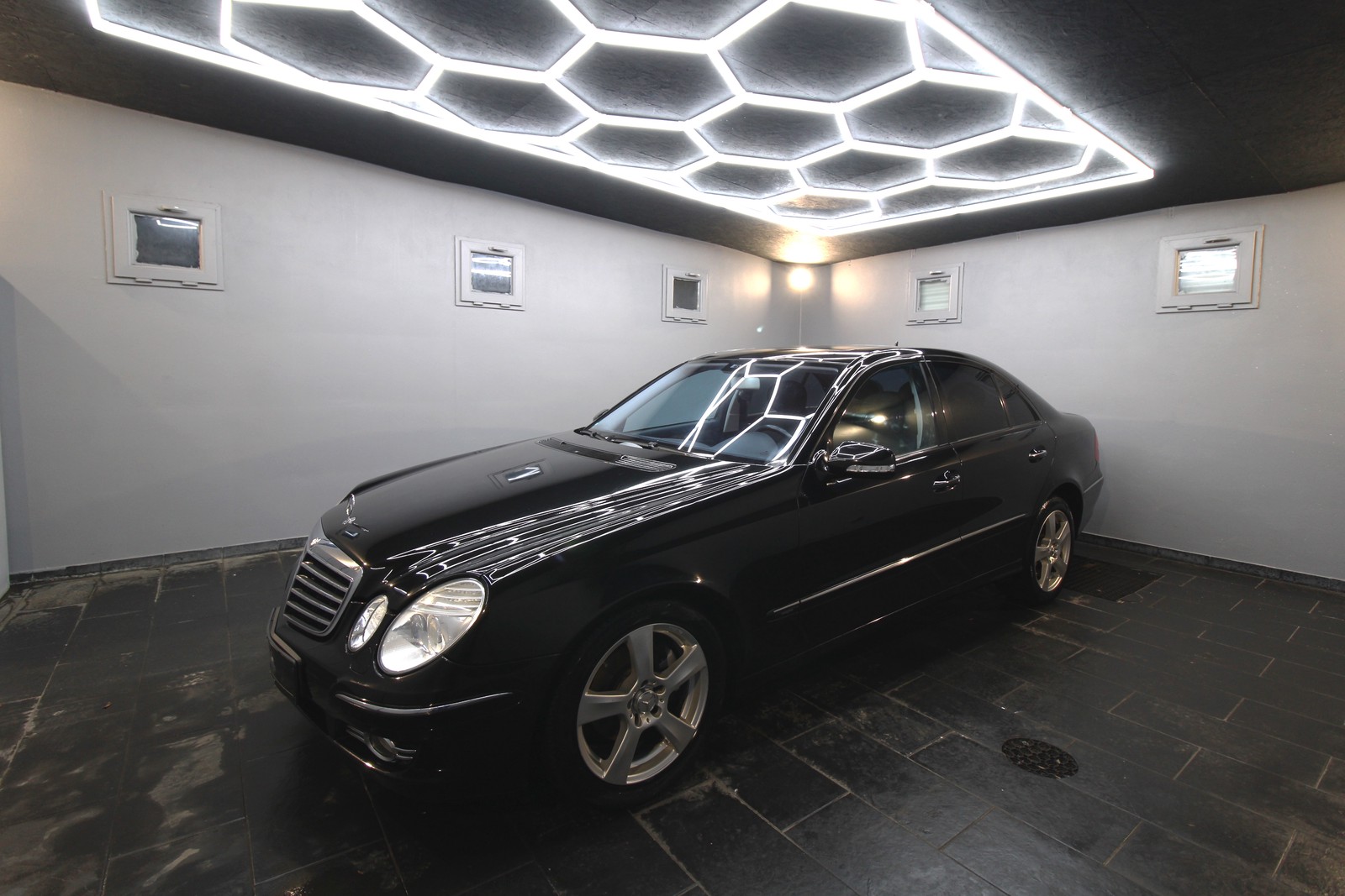 Mercedes-Benz E 200 Kompressor AVANTGARDE LEDER l NAVI BIXENON