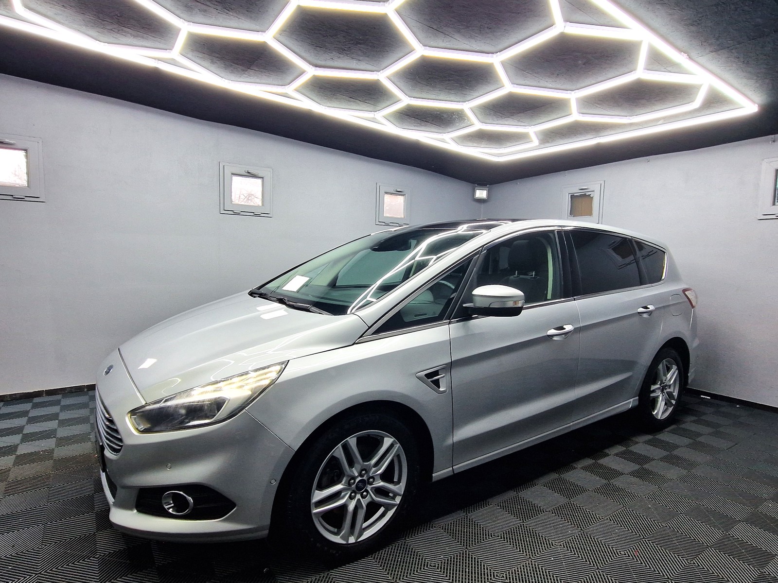 Ford S-Max Titanium|7 SITZER|AUTOM|PANO|LEDER|LED|STHZ