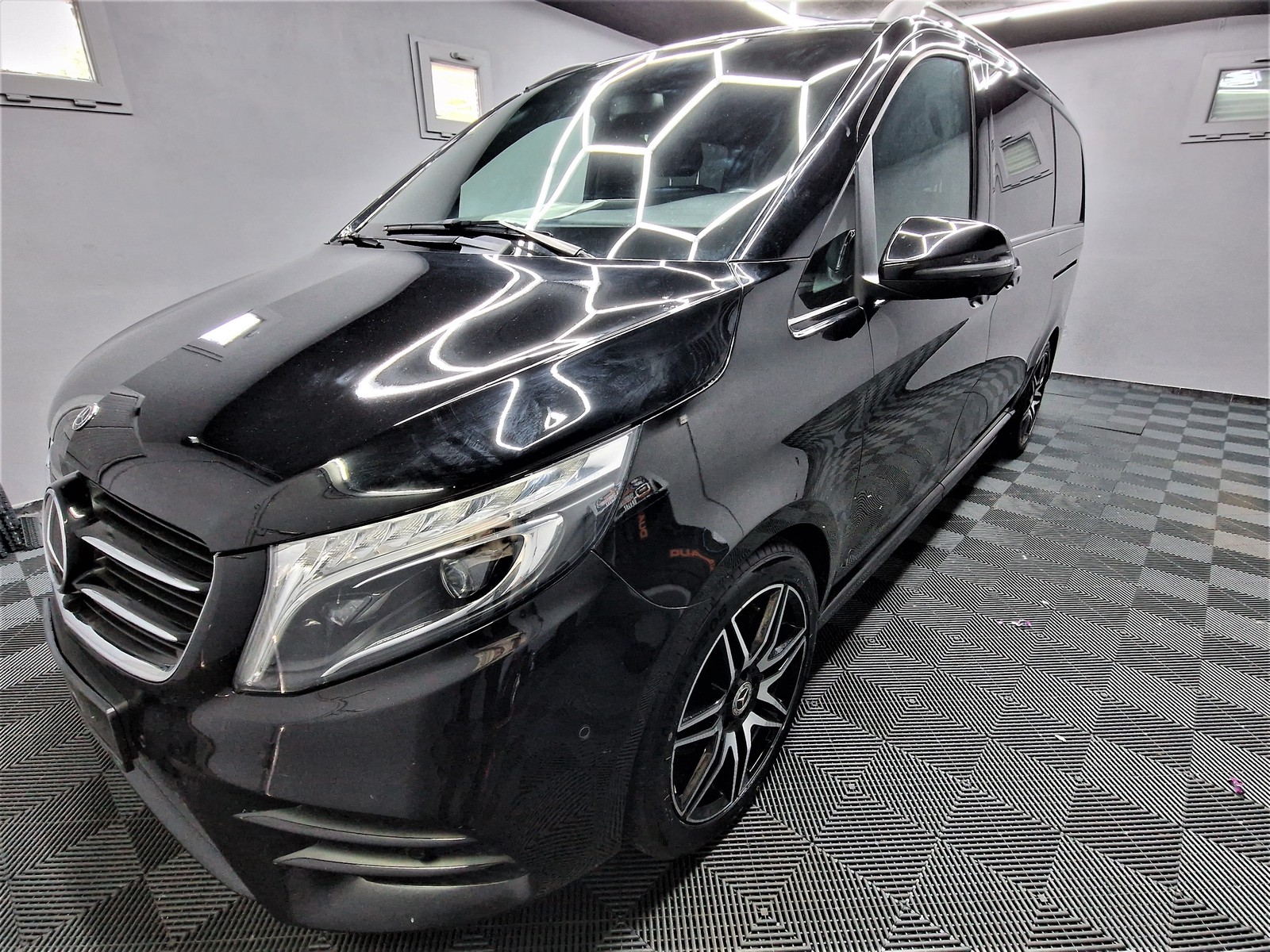 Mercedes-Benz V 250 d AMG- LINE | LANG|AUTOMATIK|LEDER|NAVI|7 SITZE<