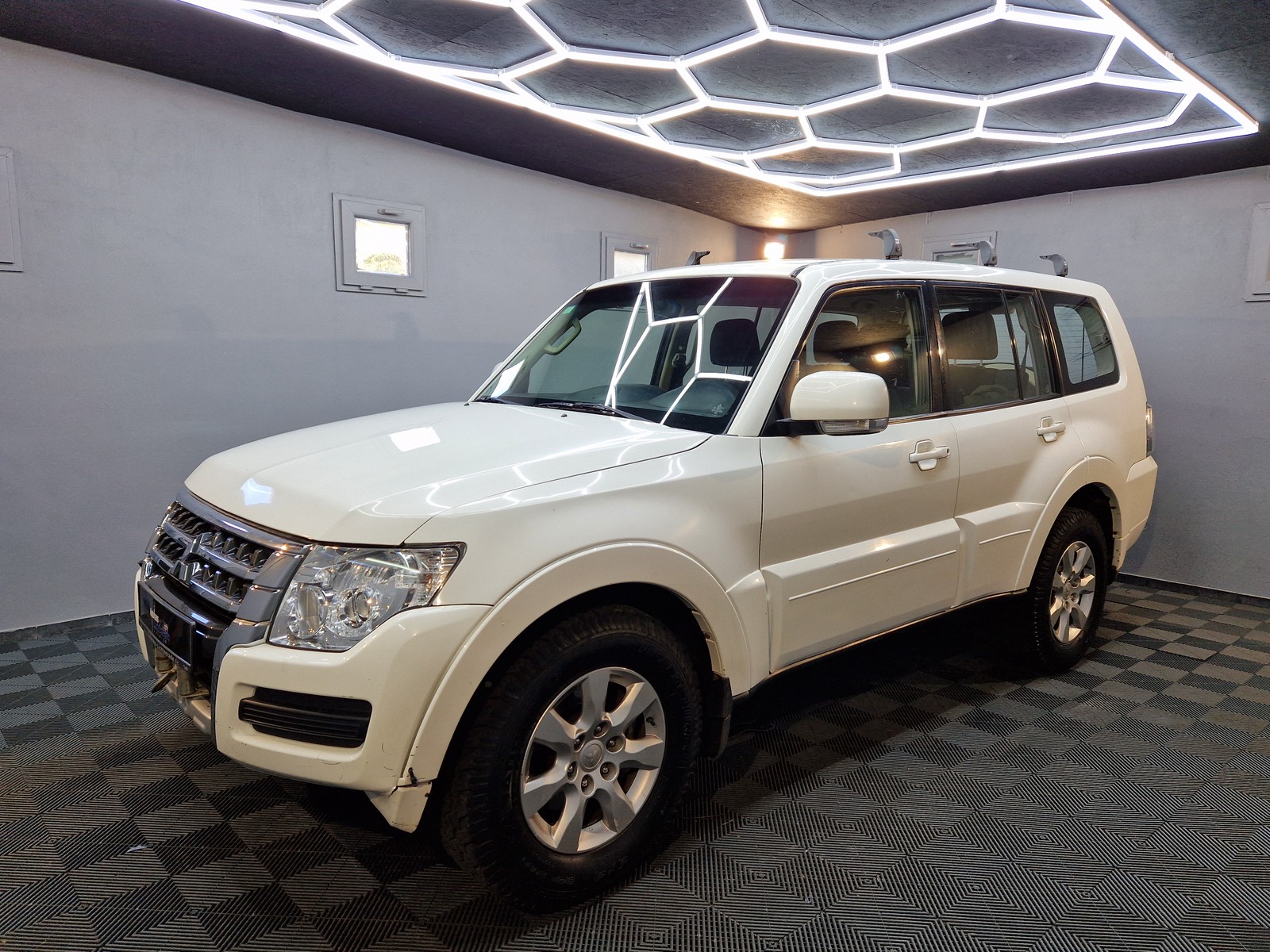 Mitsubishi Pajero 3.2 DI-D AHK|SEILZUG|7 SITZER|WENIG KM|19% MWST