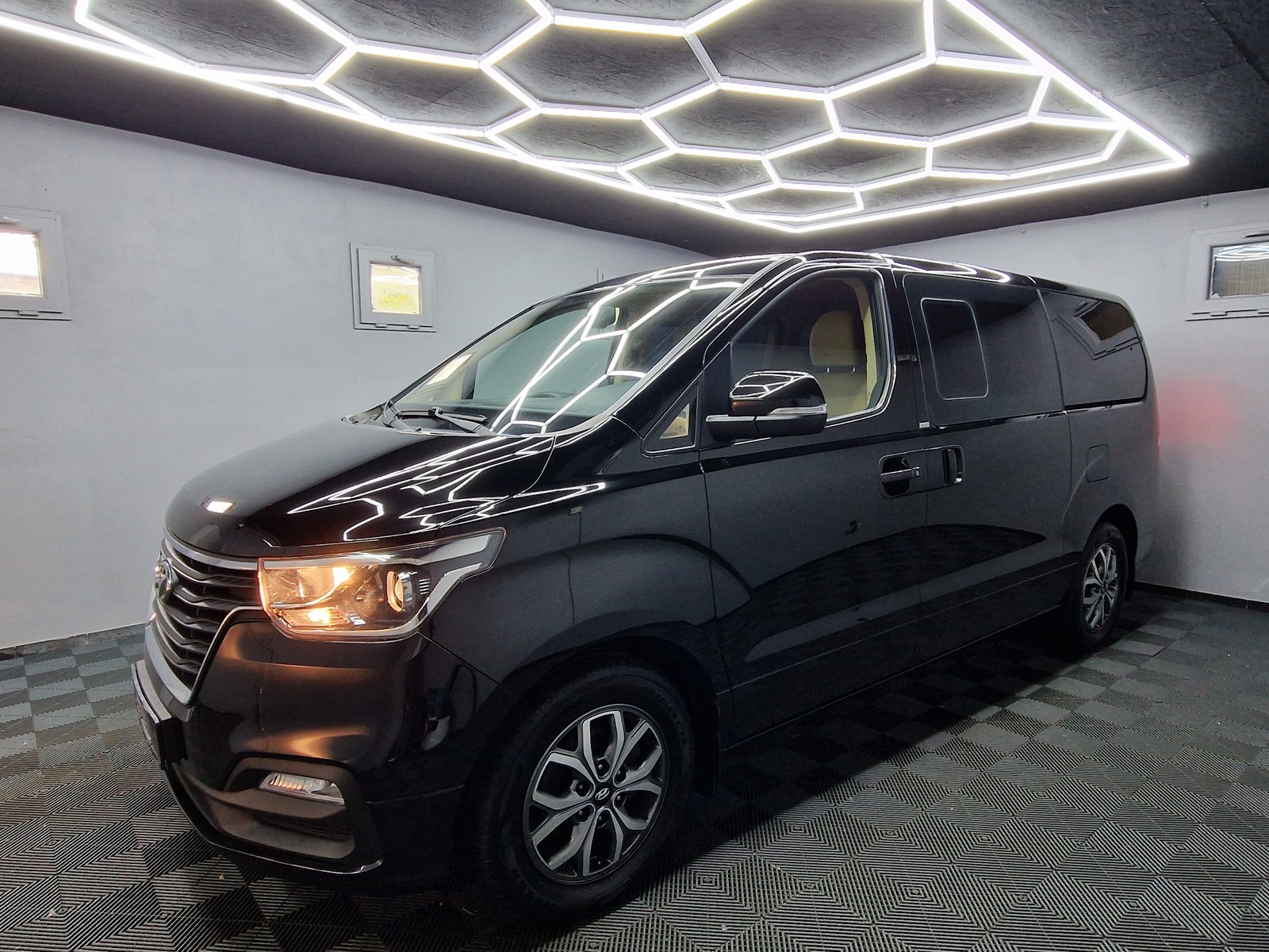 Hyundai H-1 Travel Premium|8 SITZER|AUTO|LEDER|NAVI|KAMERA