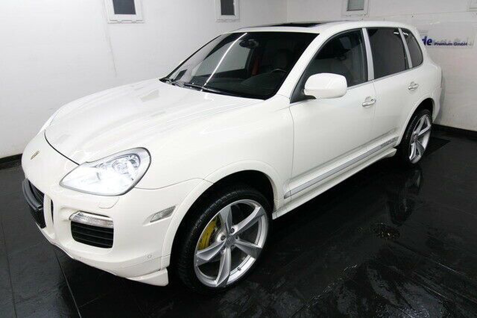 Porsche Cayenne CAYENNE TURBO 4.8 PANO|STANDHZG|22''LM|RCAM|BIXE