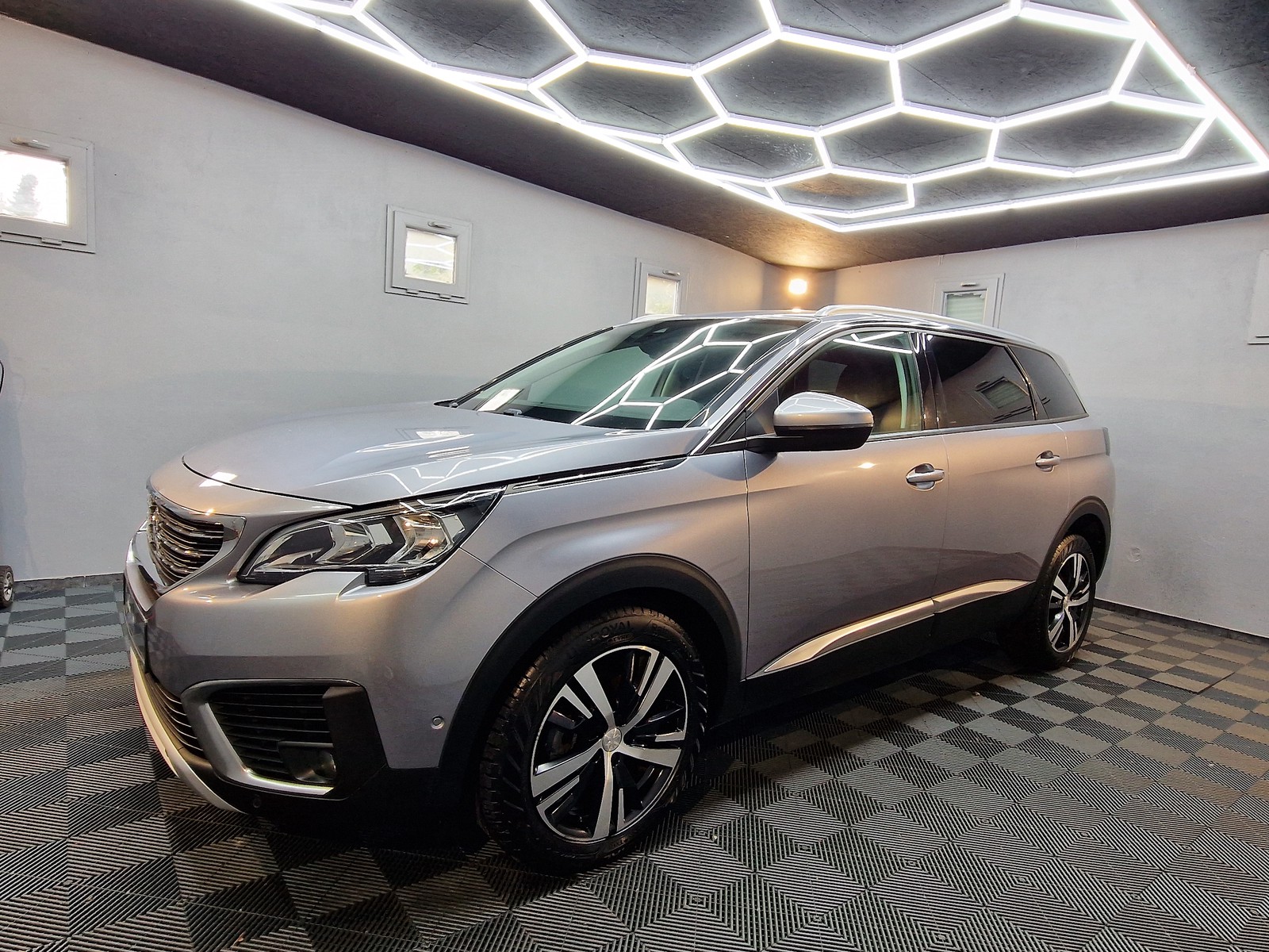 Peugeot 5008 1.6 Turbo Allure|7 SITZE|AUTOMATIK|LEDER|NAVI|ACC