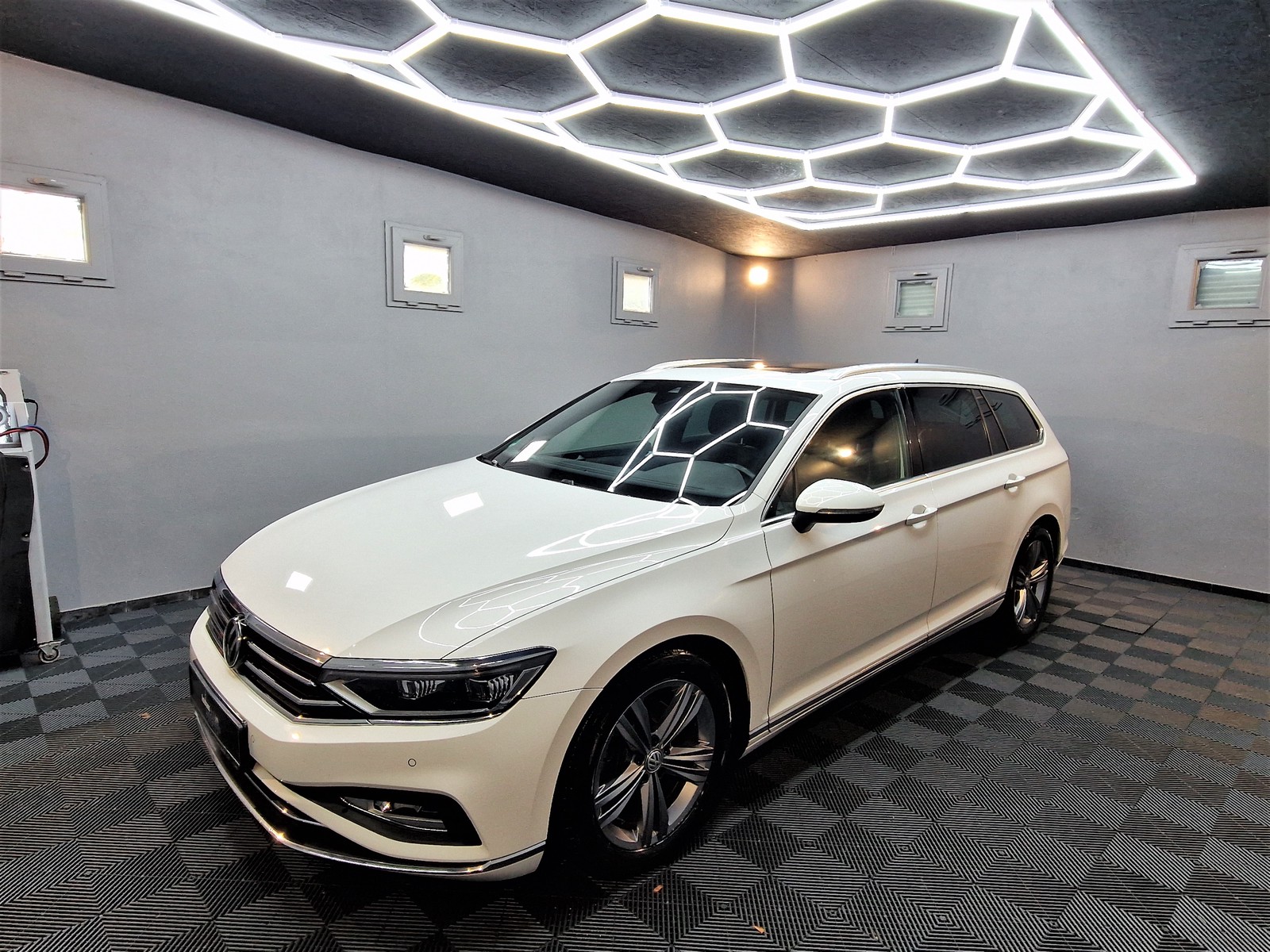 Volkswagen Passat Variant R-LINE|VIRTUALTACHO|PANO|LEDER|NAVI|ACC|LED