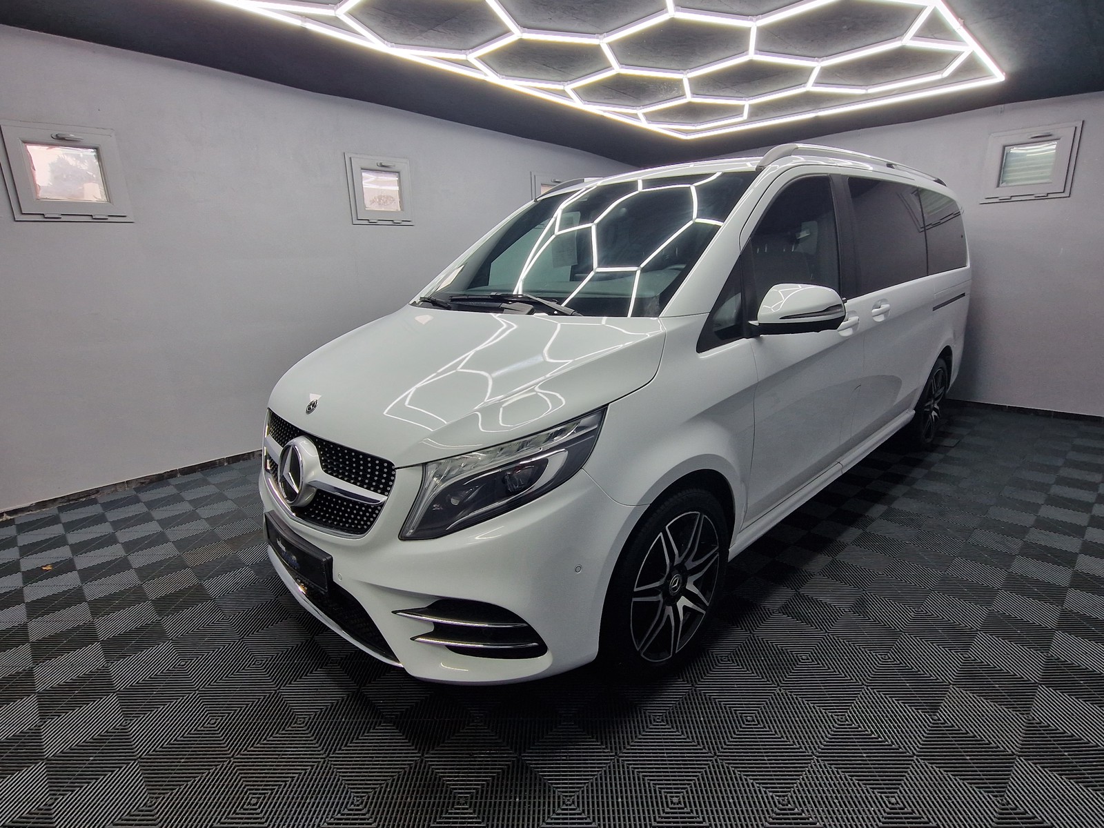 Mercedes-Benz V 300 d AMG|PANO|LEDER|7-SITZER|TOTWINKEL|DISTRONIC|360°