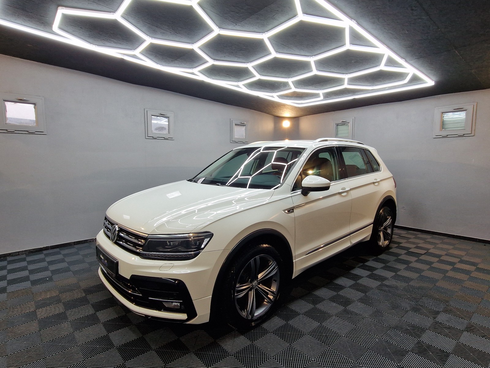 Volkswagen Tiguan 2.0 TFSI 4M R LINE|DIGITALTACHO|LED|DCC