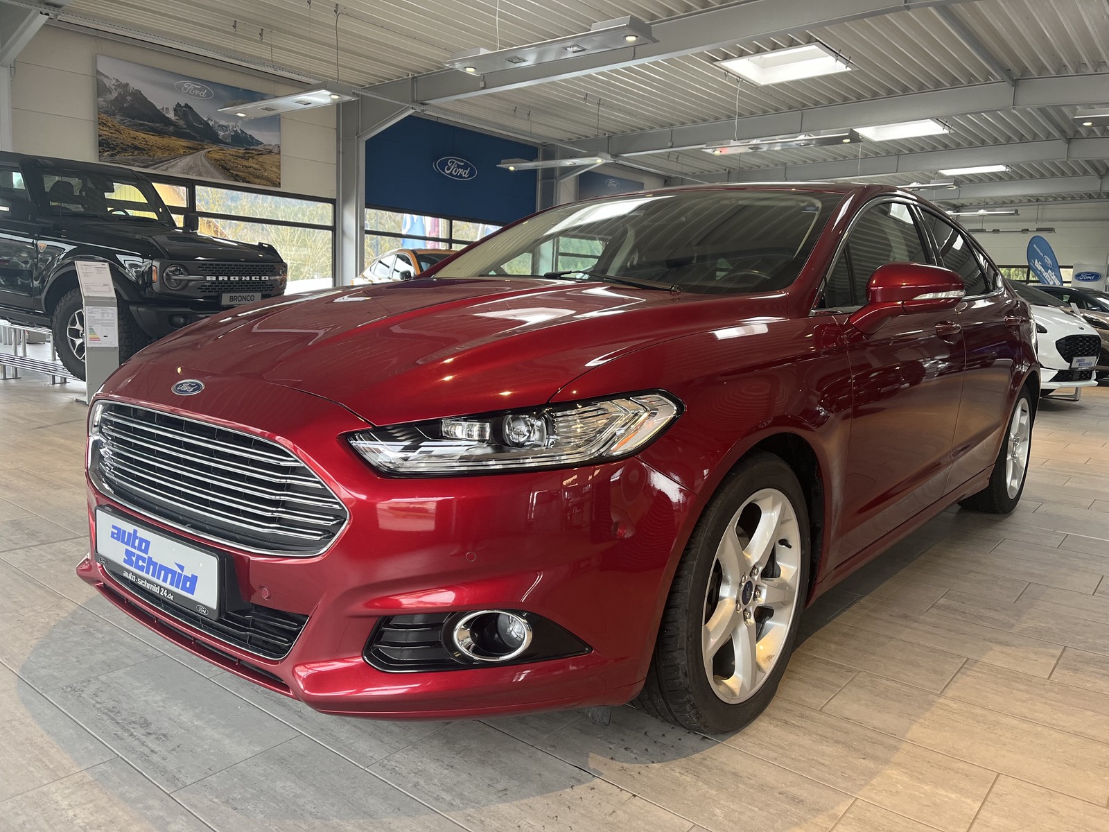 Ford Mondeo Titanium Design- u. Technologiepaket