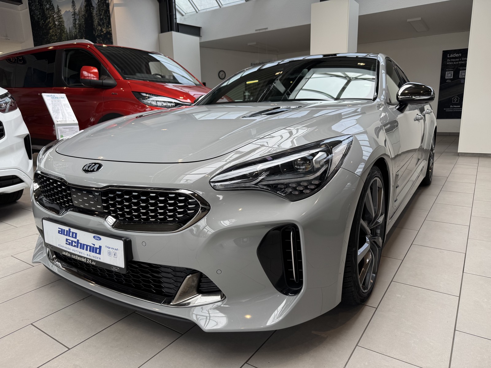 Kia Stinger GT 4WD + Harman Kardon + Nappa + 360°