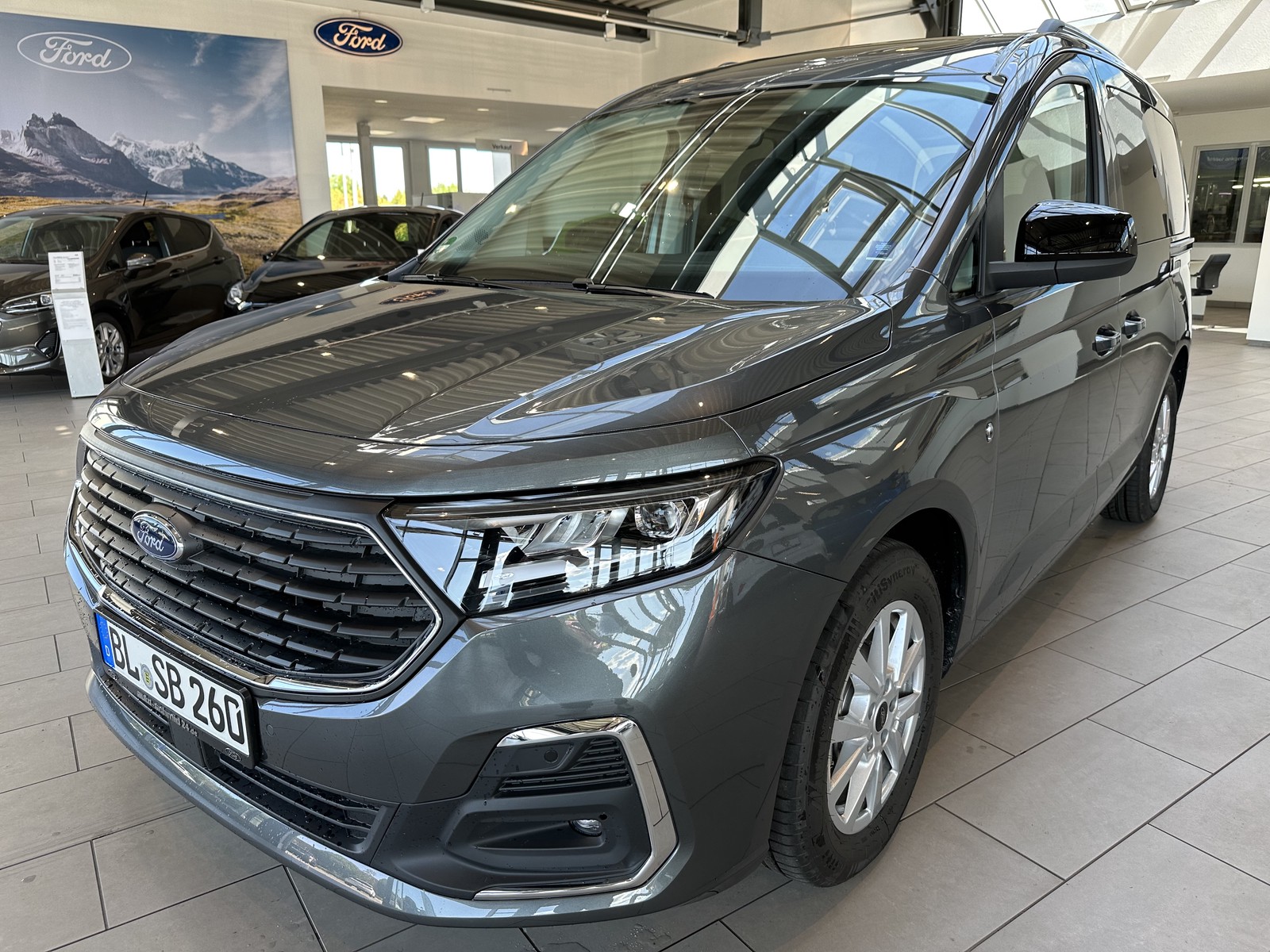 Ford Tourneo Connect Titanium AWD + Pano + LED + iAcc