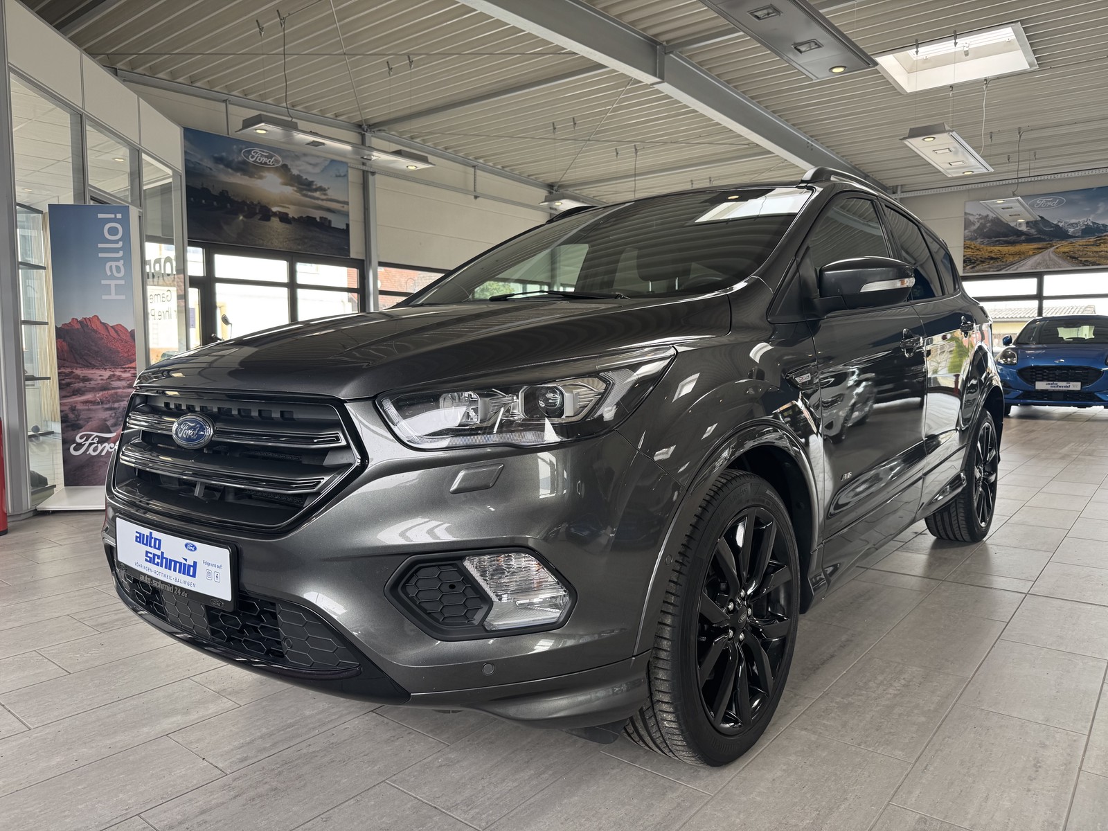 Ford Kuga ST-Line + AHK schwb. + Pano + Bi-Xenon