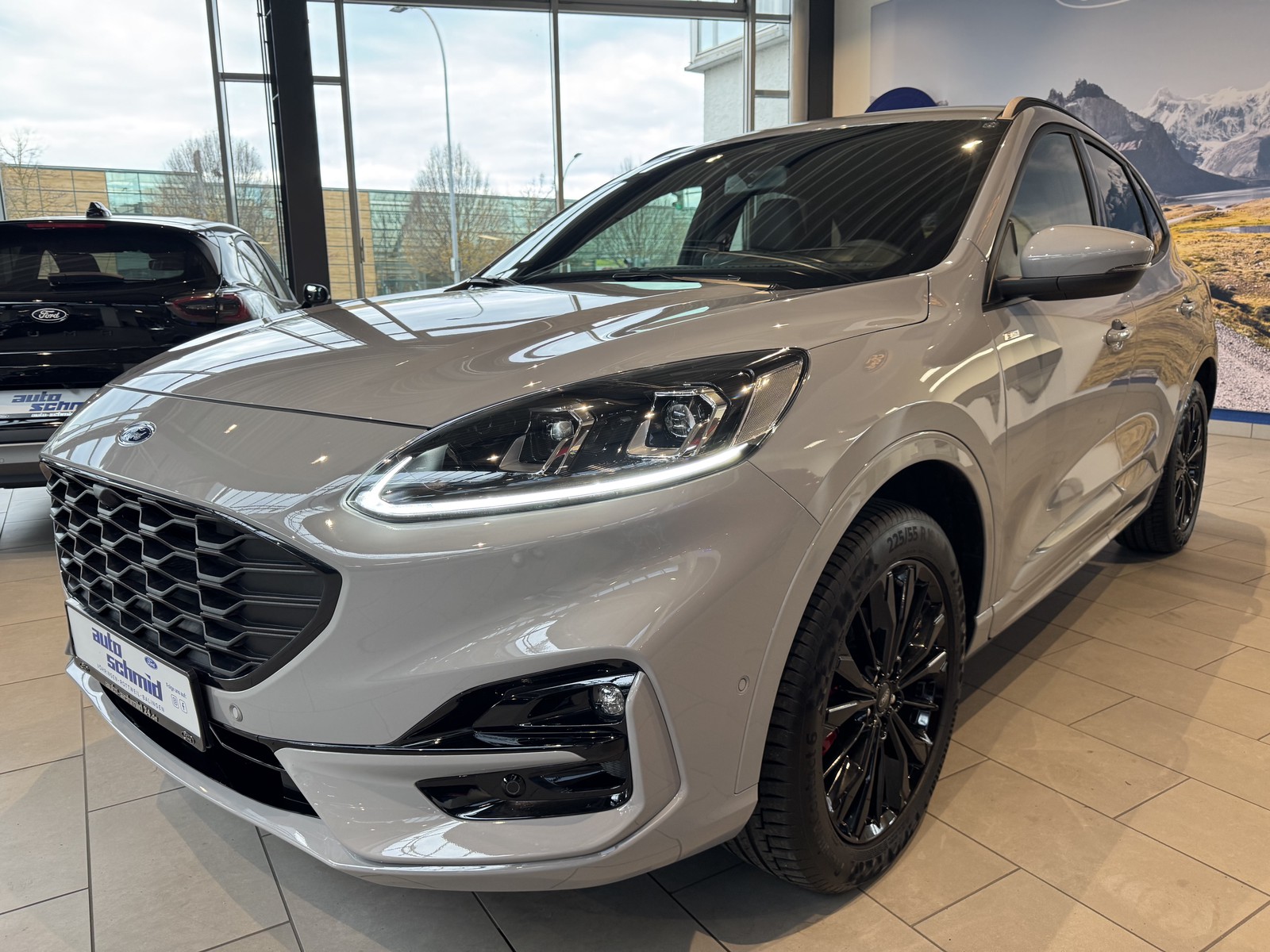 Ford Kuga FHEV Hybrid 4x4 Graphite Tech Edition