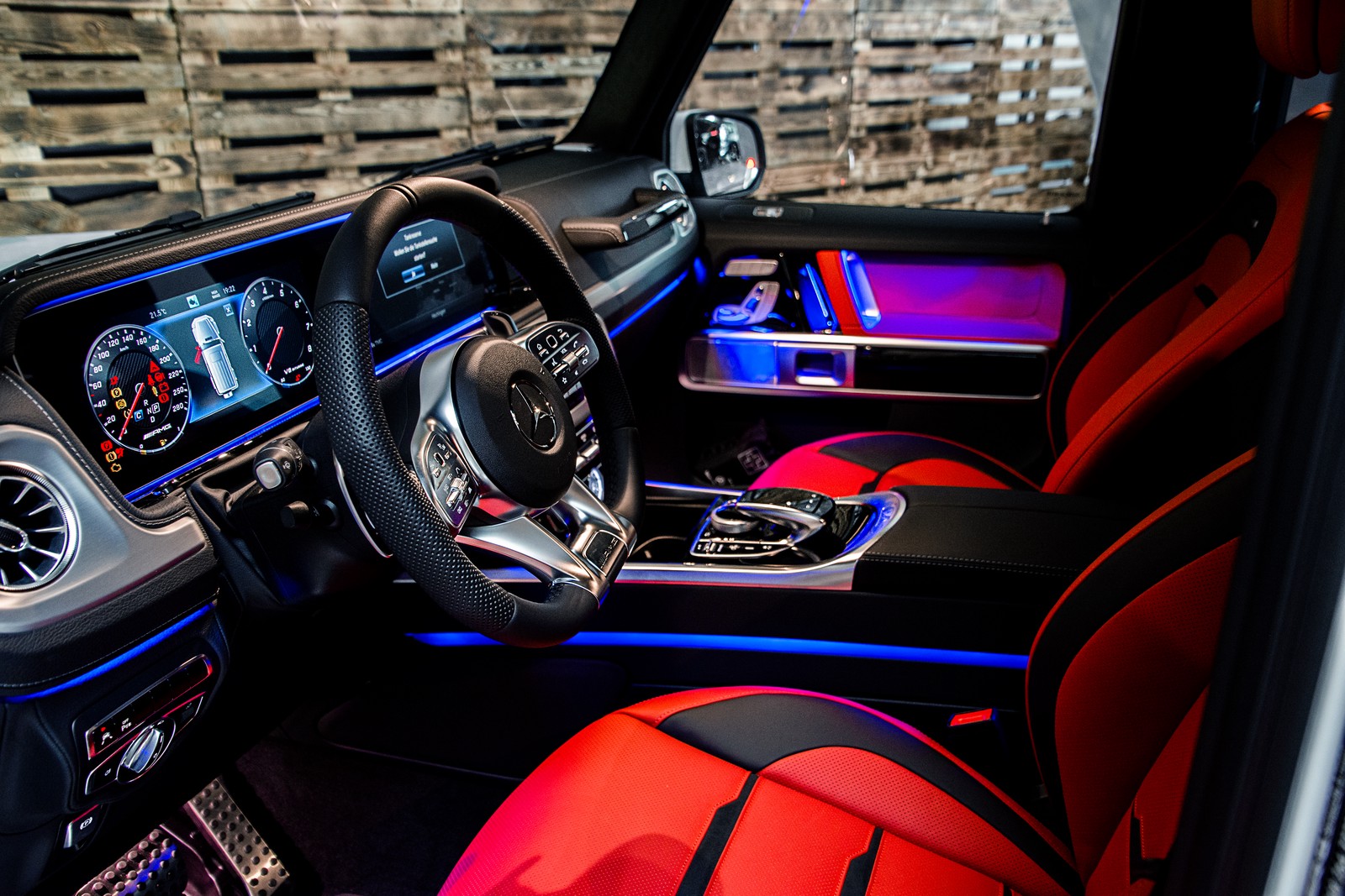 Mercedes-Benz G 63 AMG BLACK / RED, 360°, MULTIBEAM, Burmester, Exclusiv