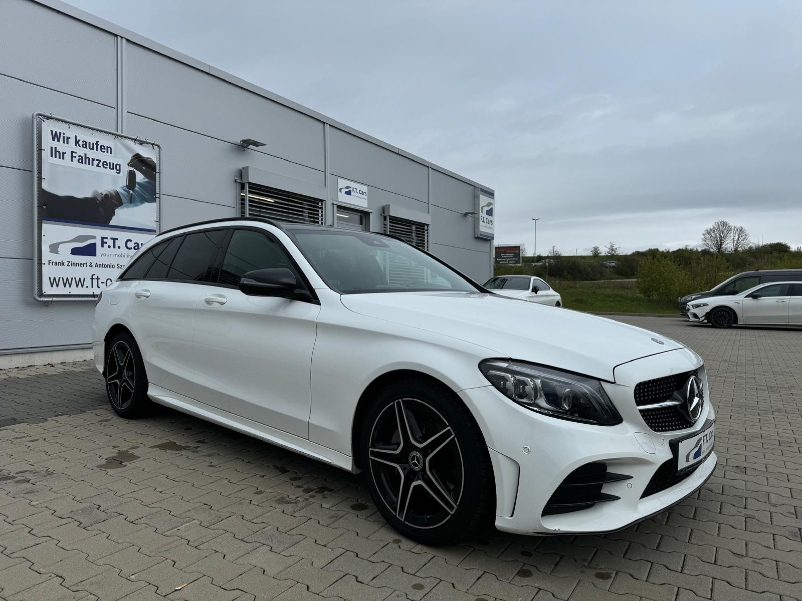 Mercedes-Benz C 200 T AMG Line Leder/Navi/Pano.-Dach/SHZ/AHK