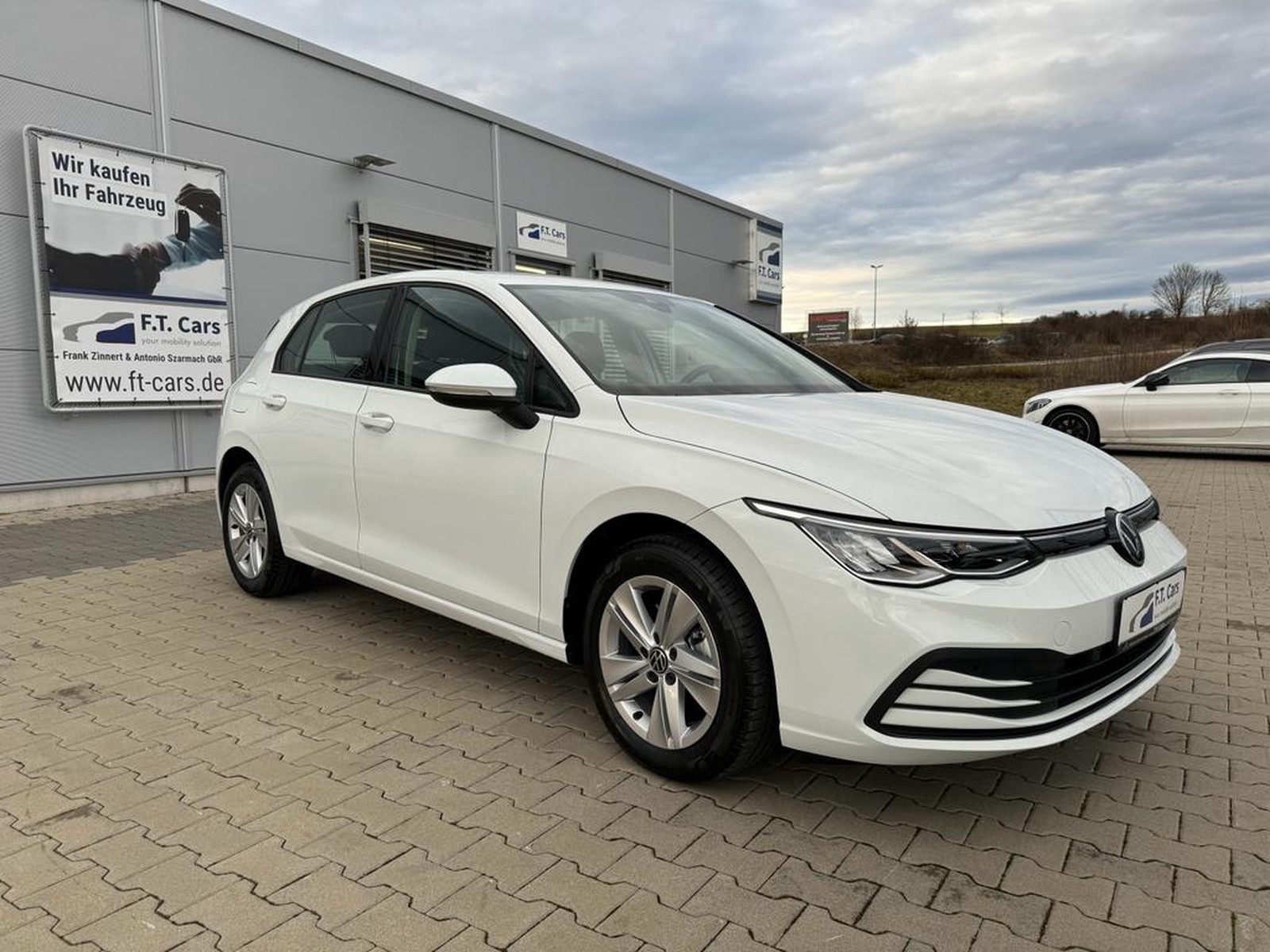 Volkswagen Golf VIII 1.0 eTSI Life DSG