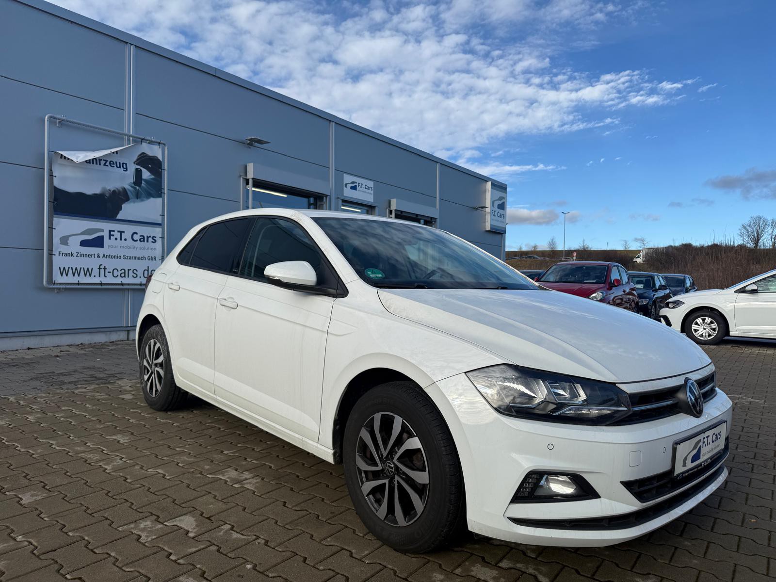Volkswagen Polo VI 1.0 TSI PDC/LM/AppleCarPlay