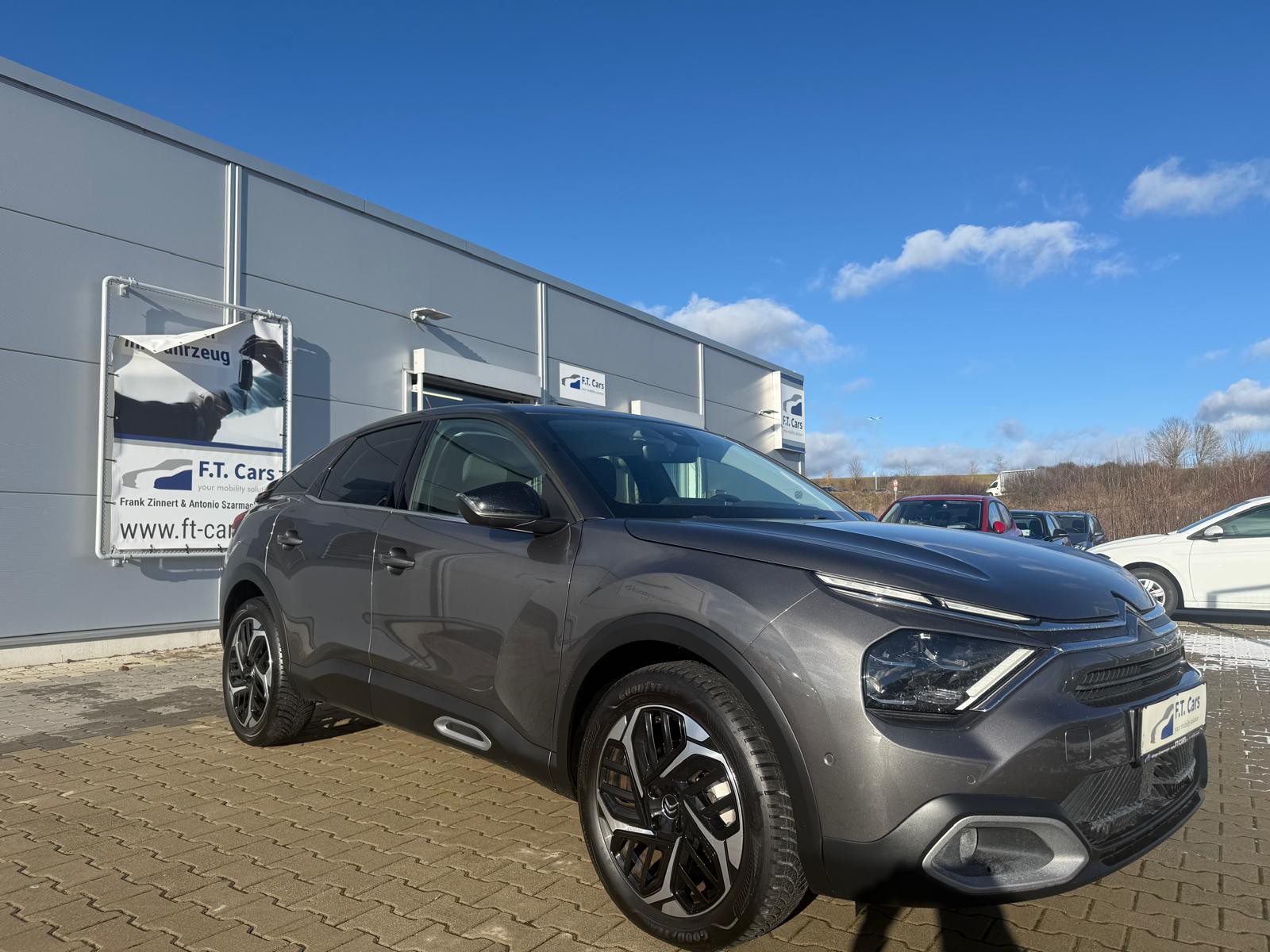 Citroën C4 1.2 e-THP Shine Navi/HuD/LM/LED