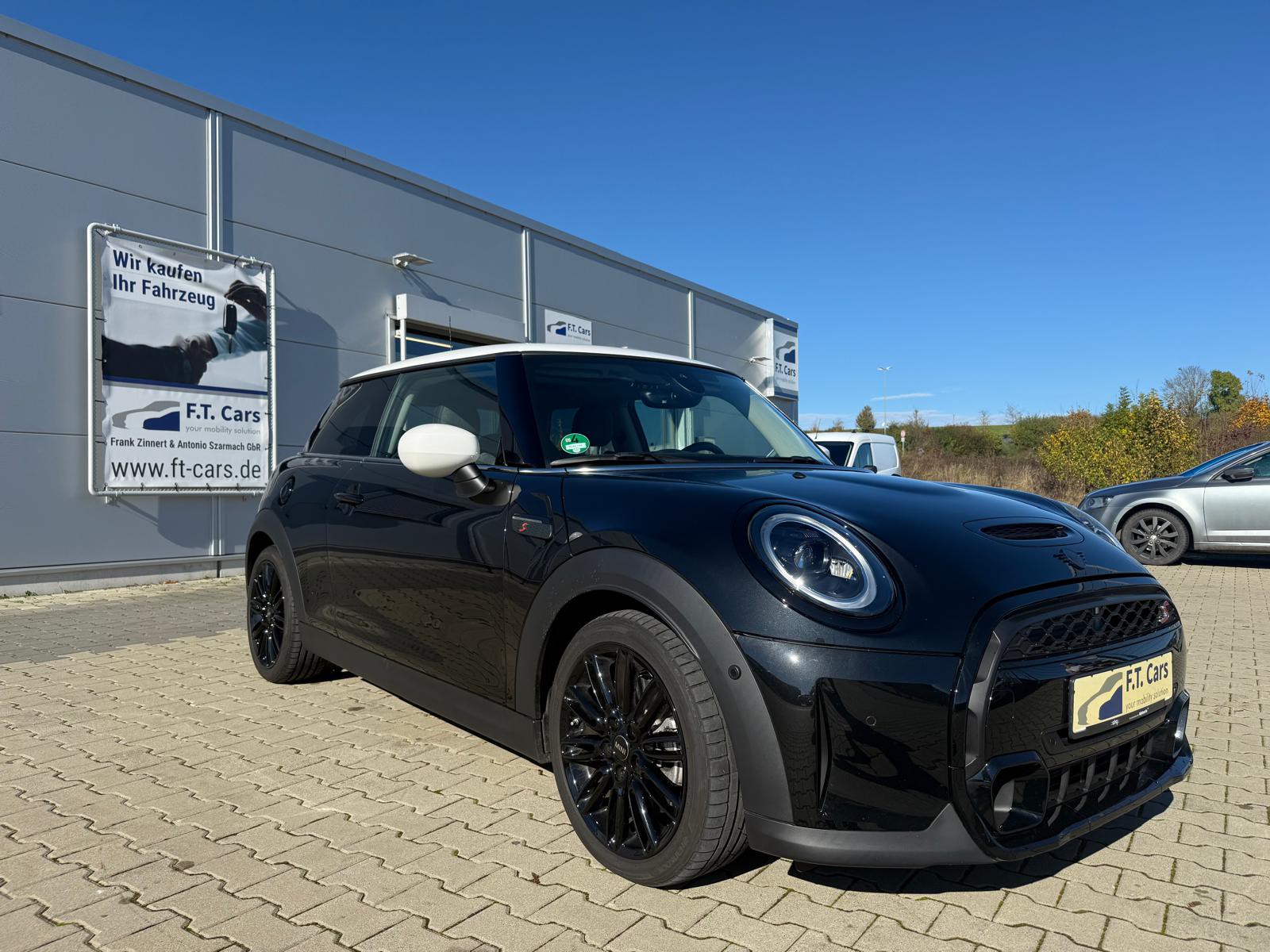 MINI Cooper S 2.0 7G-DKG CLASSIC TRIM 3-türig Navi/SHZ
