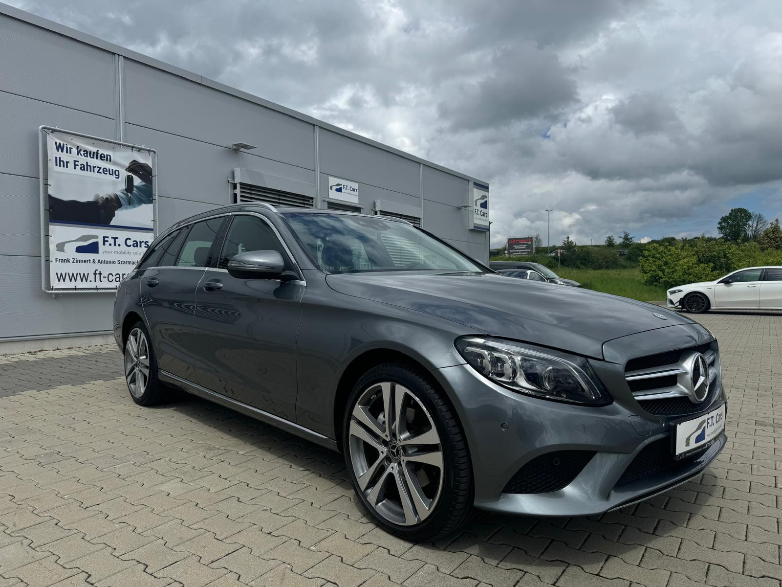 Mercedes-Benz C 220 T d 4Matic Navi/AHK/LM/Pano.