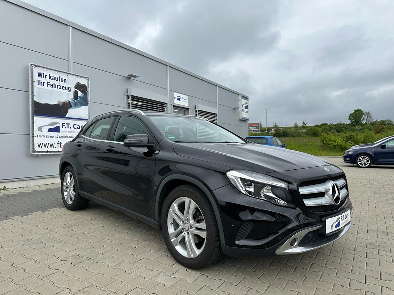 Mercedes-Benz GLA 220 CDI / d 4Matic Navi/LM/SHZ/PDC