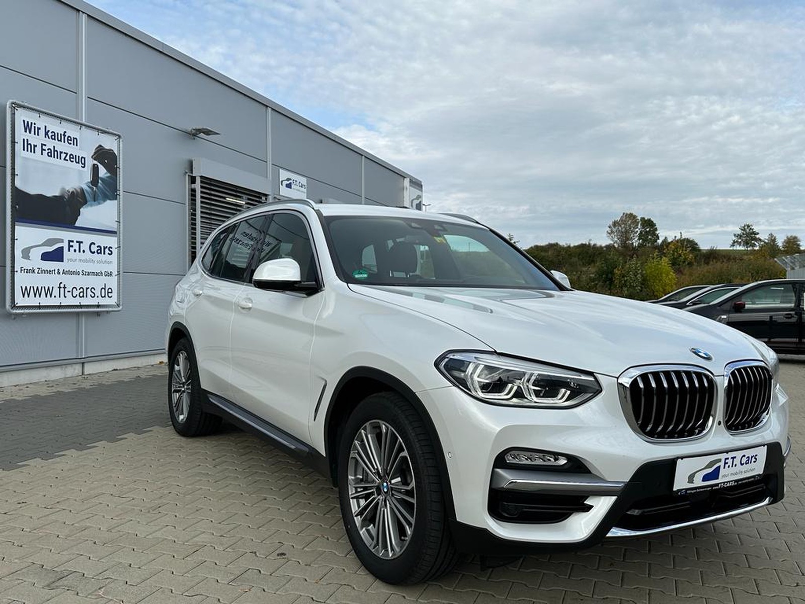 BMW X3 xDrive 30dA Luxury Line Navi/LED/PDC/AHK