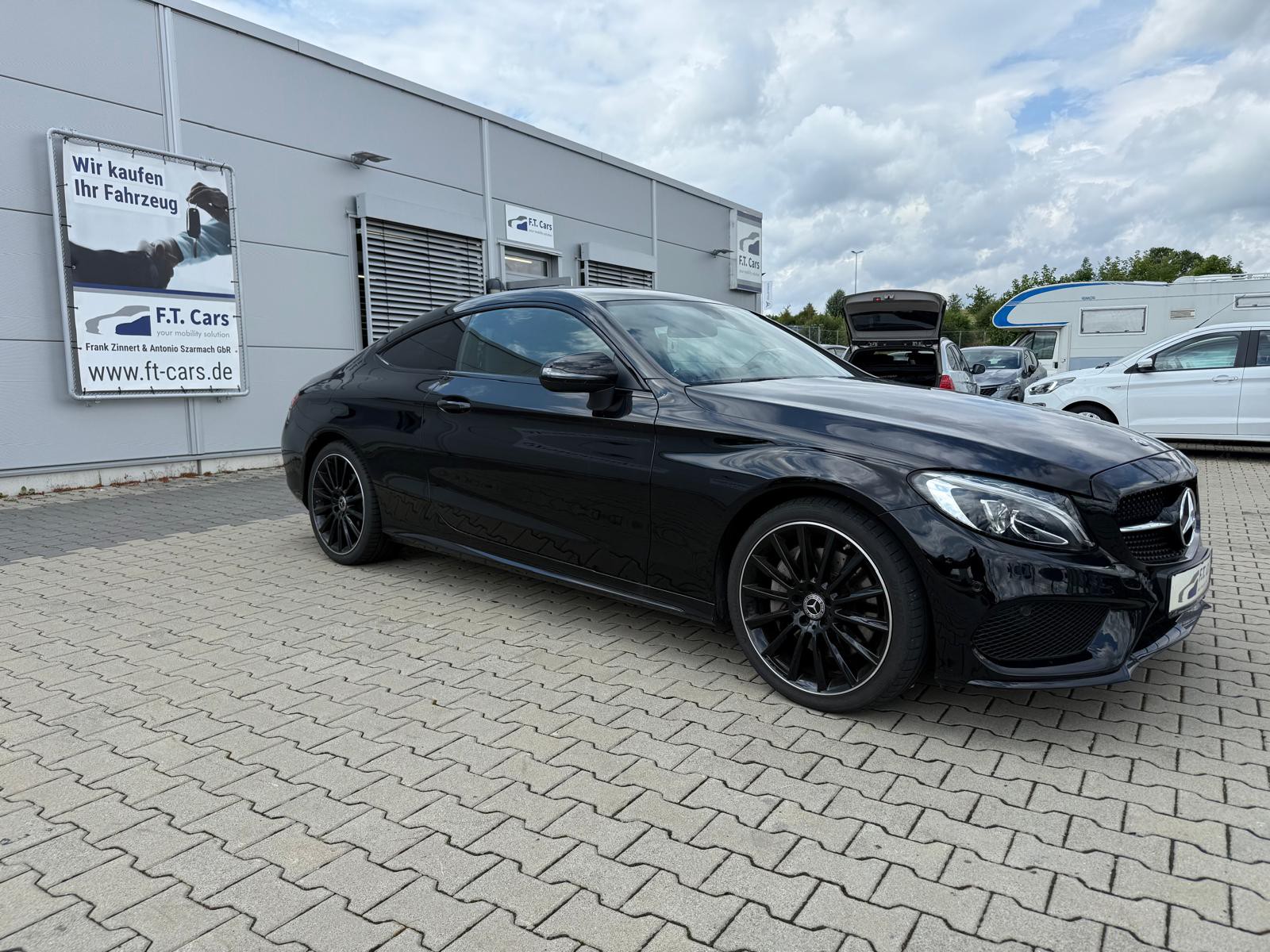 Mercedes-Benz C 250 Night Edition AMG Line Navi/LED-High/SHZ/19"