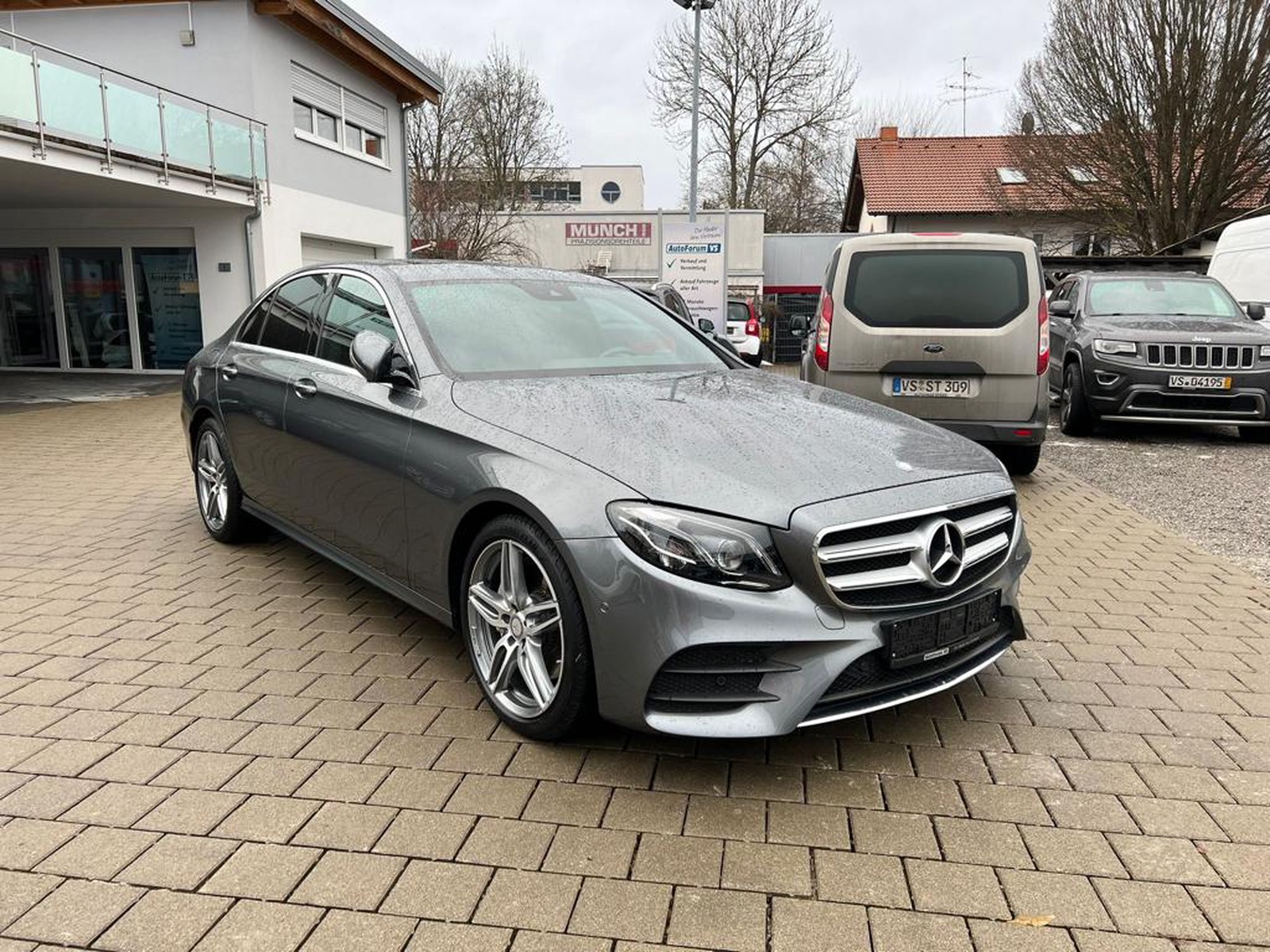 Mercedes-Benz E 250 9G-Tronic el.SSD/NAVI/SHZ/Full-LED