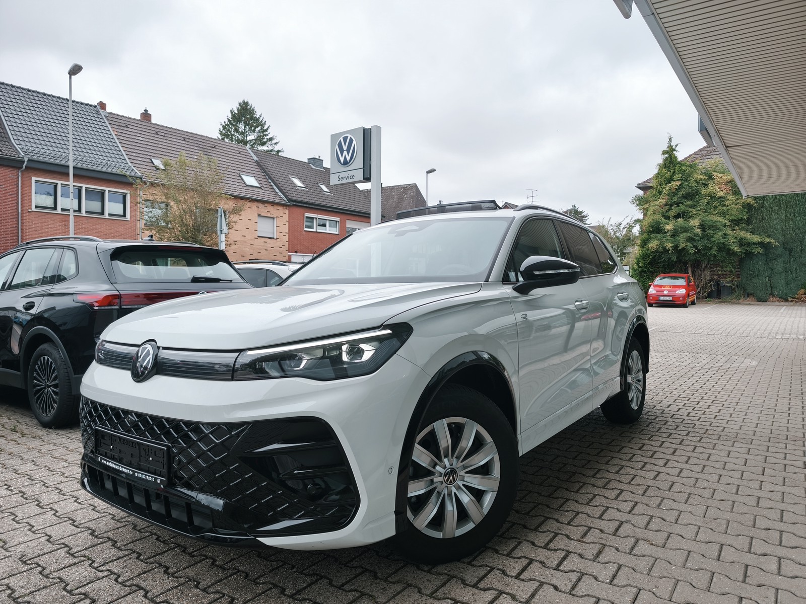 Volkswagen Tiguan 2.0 TDI 142kW 4Motion R-Line IQ,AHK,PANO