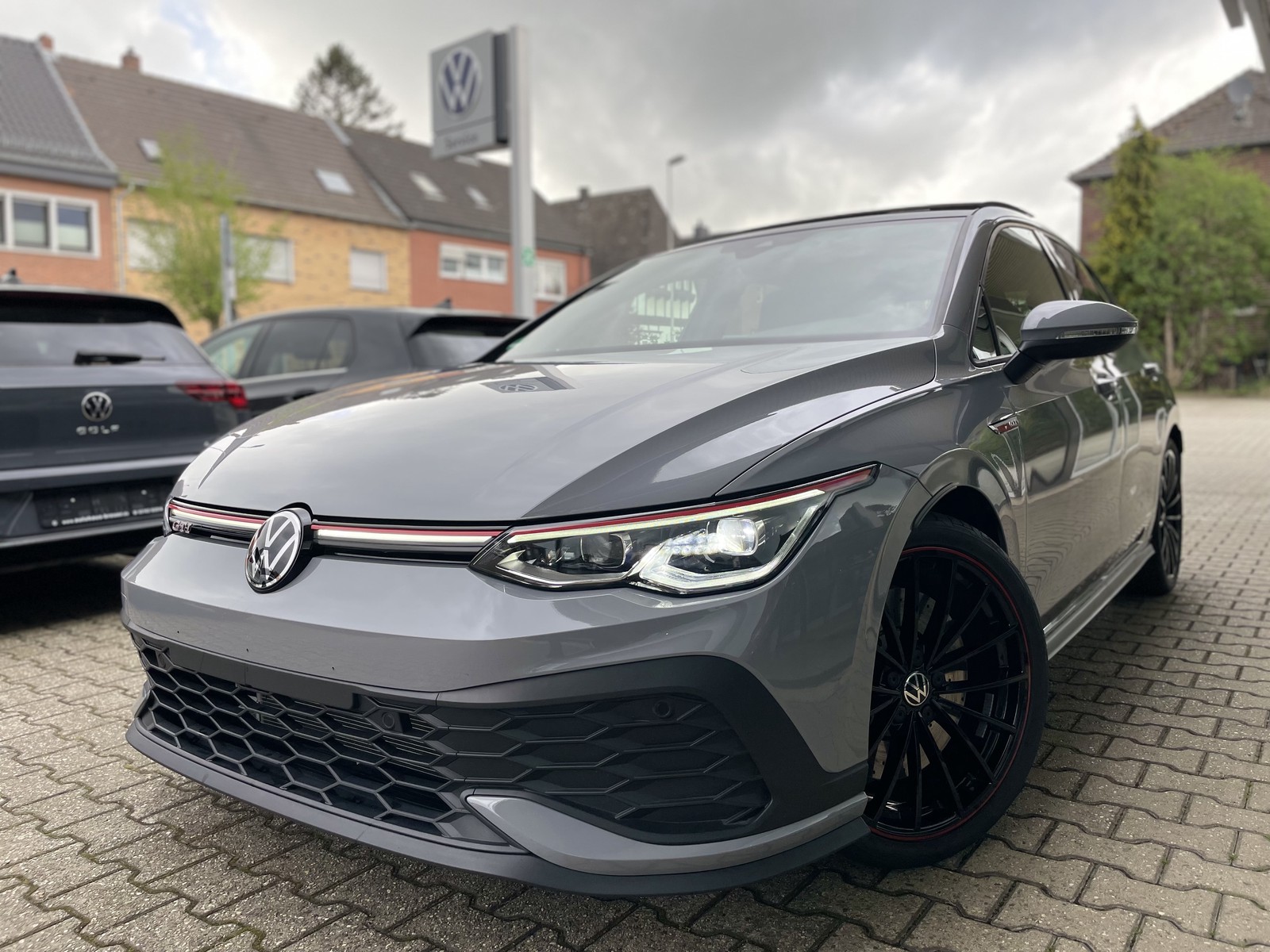 Volkswagen Golf VIII GTI Clubsport Perf-Pak,AKRAPO,IQ,PANO,