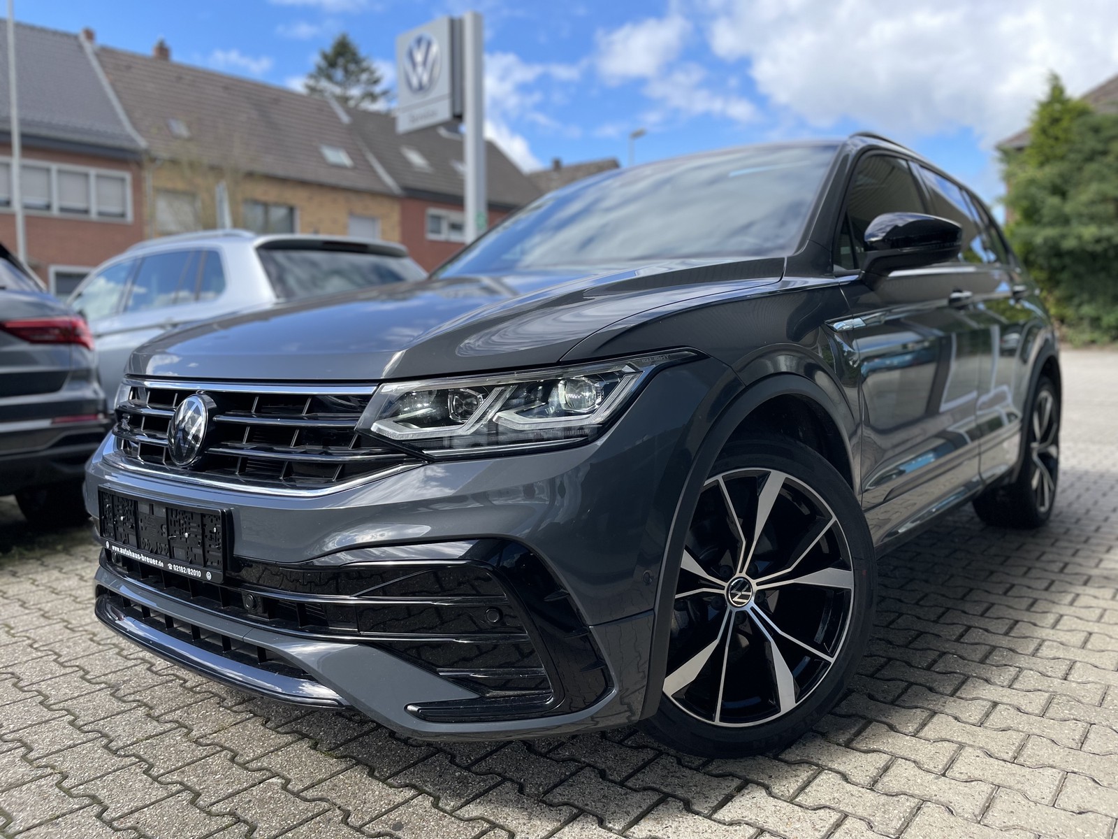 Volkswagen Tiguan R-Line PANO,Kessy,Black-Style,IQ,AHK