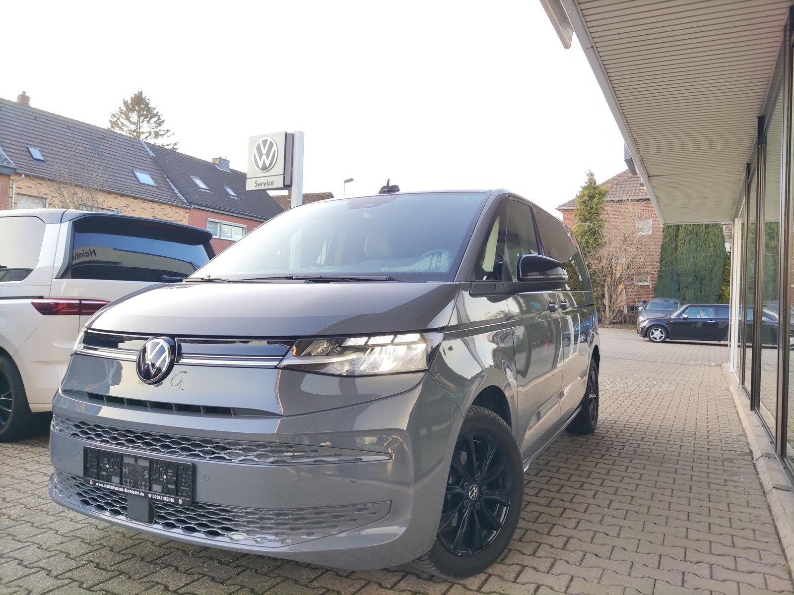 Volkswagen T7 Multivan 18" GJR, AHK,KAM,NAVI,SHZ,7-Sitzer